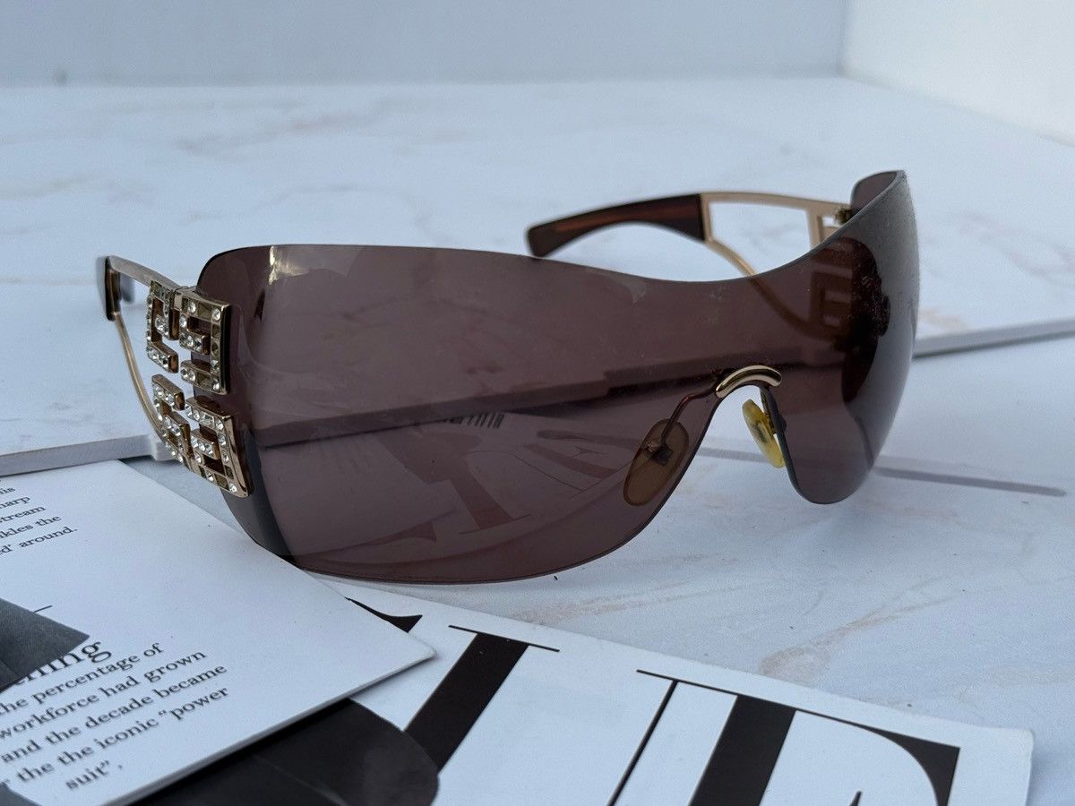 Givenchy Givenchy vintage sunglasses SGV213S Size ONE SIZE - 2 Thumbnail