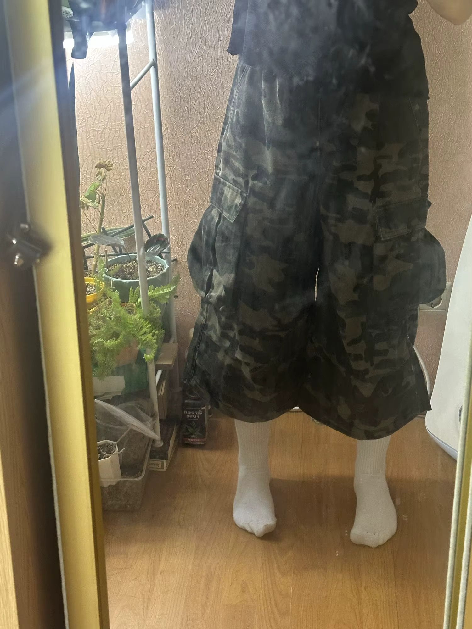 Japanese Brand Summer Camouflage Unisex Loose Capris Cargo Shorts Size 28" / US 6 / IT 42 - 2 Thumbnail