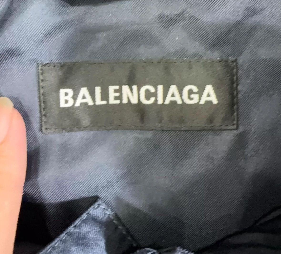 Balenciaga Balenciaga 7-language logo printed submachine jacket Size US M / EU 48-50 / 2 - 3 Thumbnail