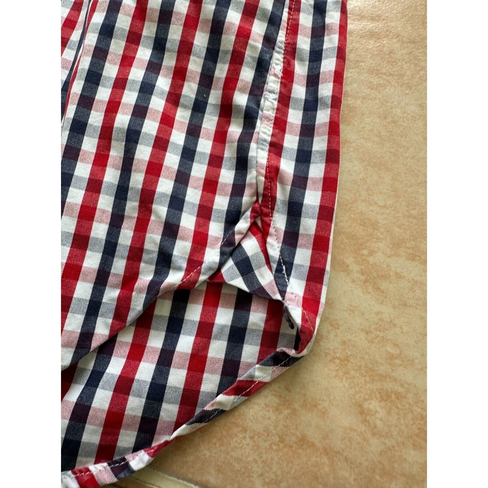 J.Crew Worn Twice J. Crew Thompson shirtings Men size M 15-15.5 Size US M / EU 48-50 / 2 - 6 Thumbnail