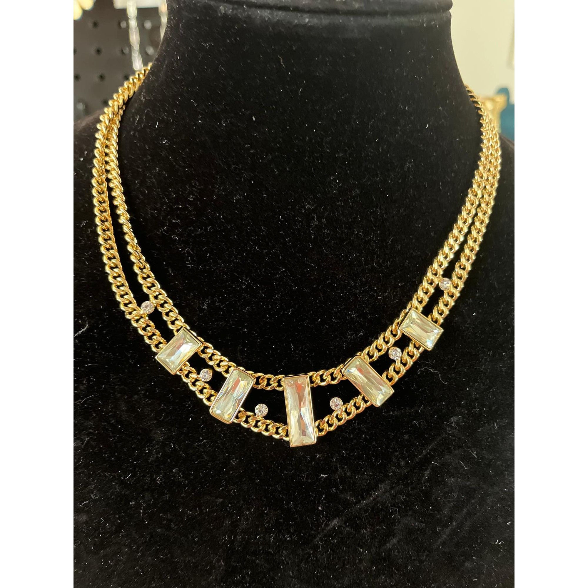 Other Laundry by Shelli Segal Career Fashion Necklace Gold with Cl Size ONE SIZE - 1 Thumbnail