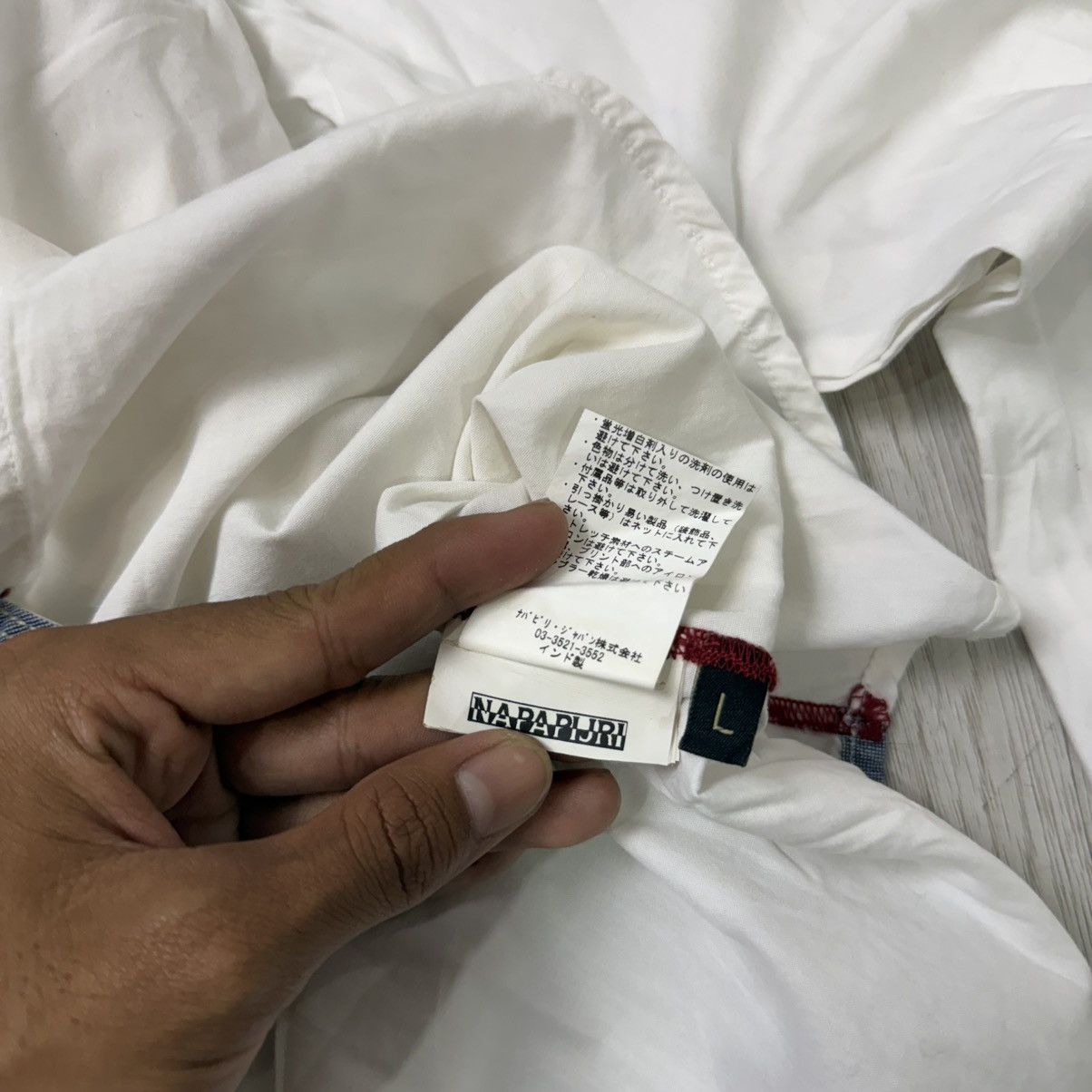 Napapijri NAPAPIJRI gamar white button shirt Size US L / EU 52-54 / 3 - 7 Thumbnail