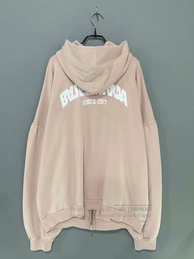 Balenciaga Balenciaga Reversed Upside-Down Letter Embroidered Pink Zi Size US M / EU 48-50 / 2 - 3 Thumbnail