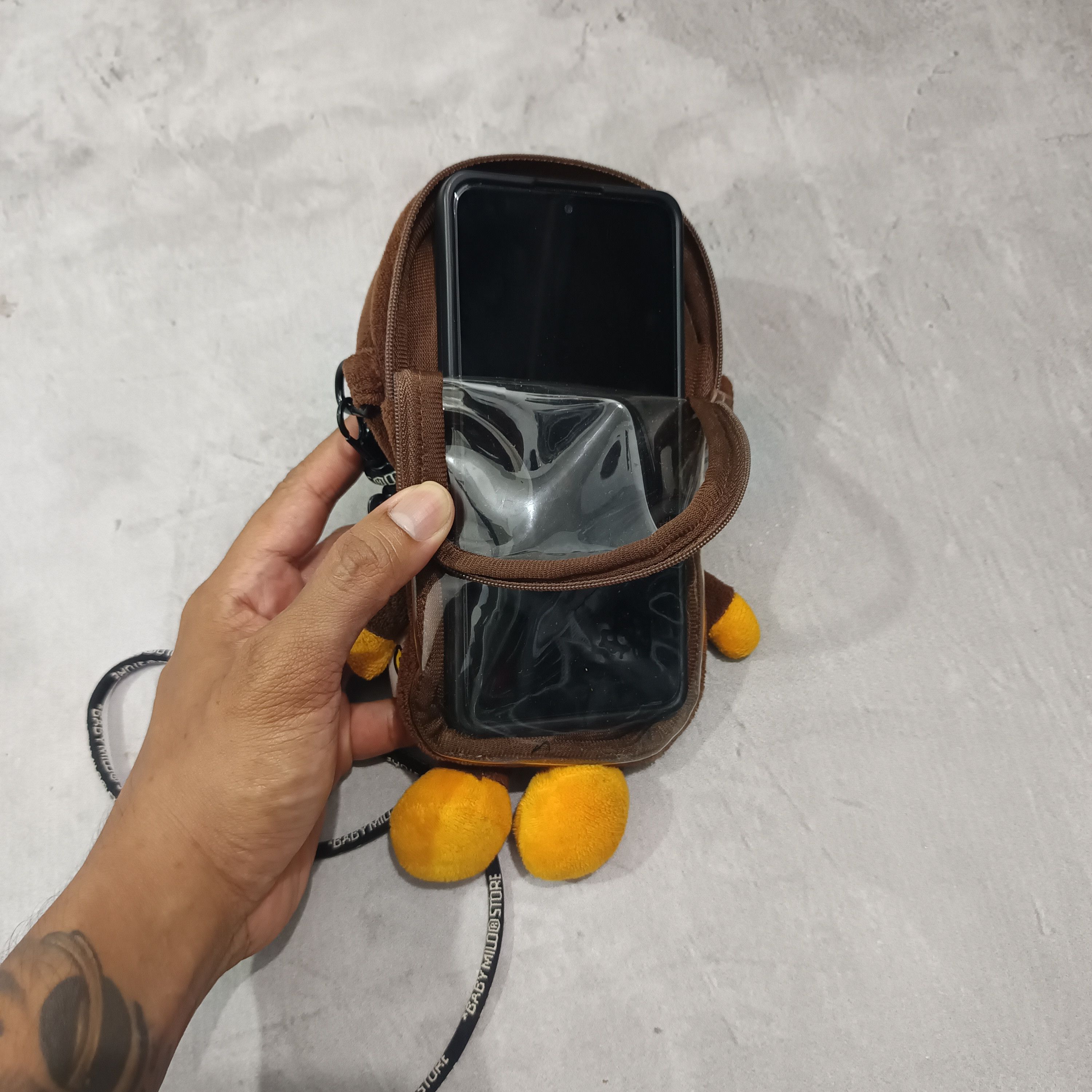 Bape Bathing Ape Baby Milo Handphone Sling Bag Size ONE SIZE - 2 Thumbnail