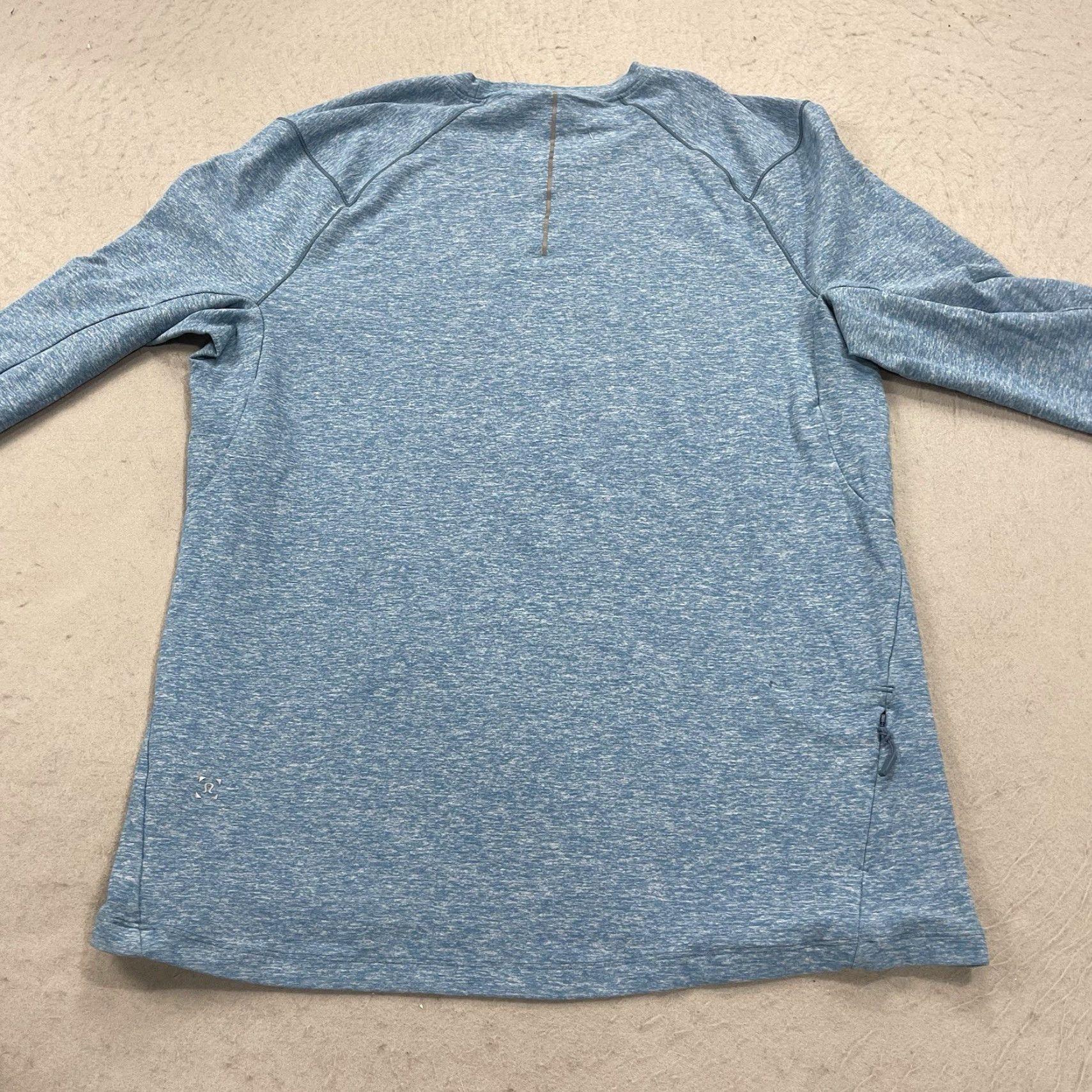 Lululemon Lululemon Shirt Mens Large Blue Surge Warm Crewneck Solid Gym Active Reflective Size US L / EU 52-54 / 3 - 4 Thumbnail