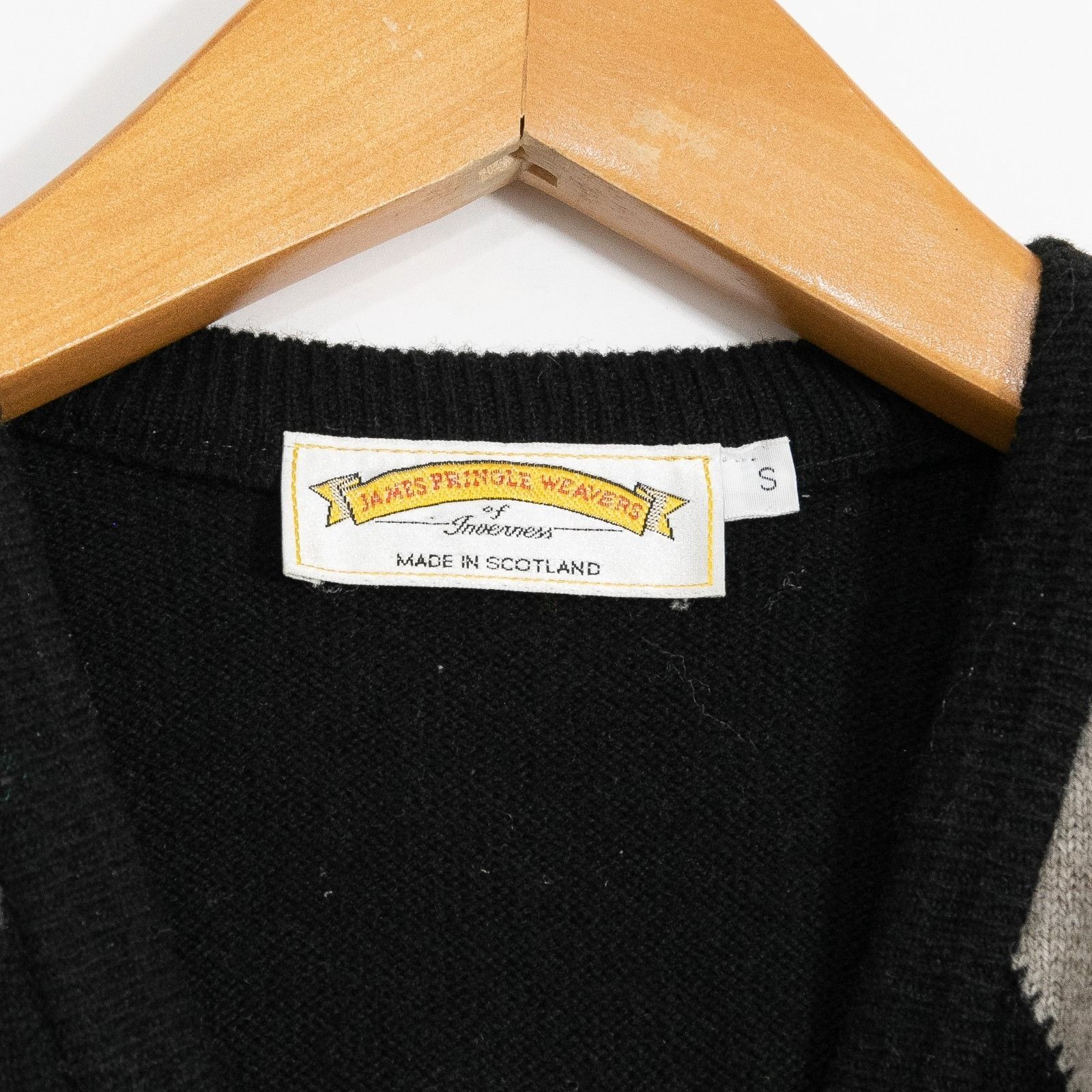 Vintage Vintage Argyle Scottish Wool Sweater Small - V-Neck Preppy Size US S / EU 44-46 / 1 - 4 Thumbnail