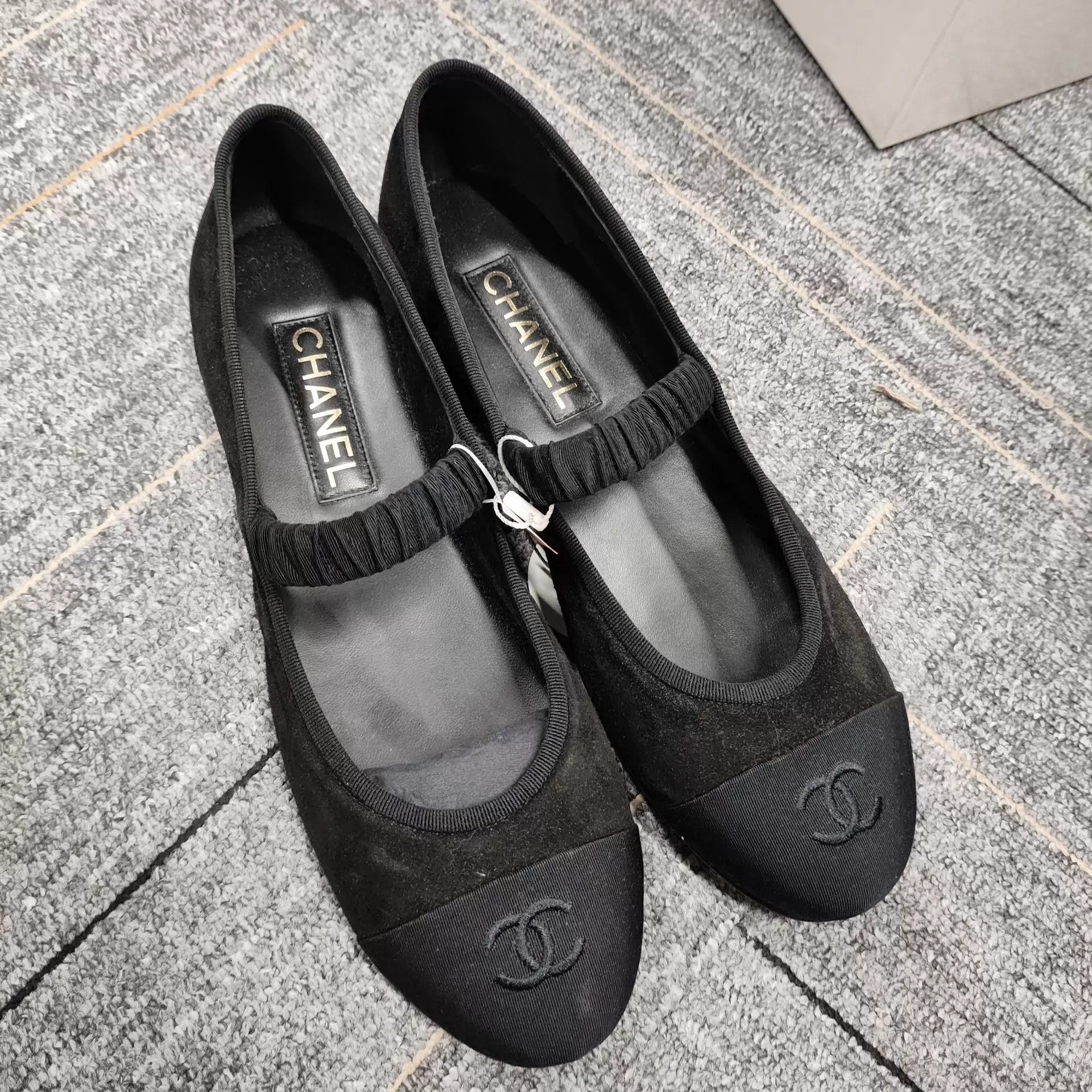 Chanel Chanel Suede Casual Flat Shoes Black Size 42 Size US 11.5 / IT 41.5 - 1 Thumbnail