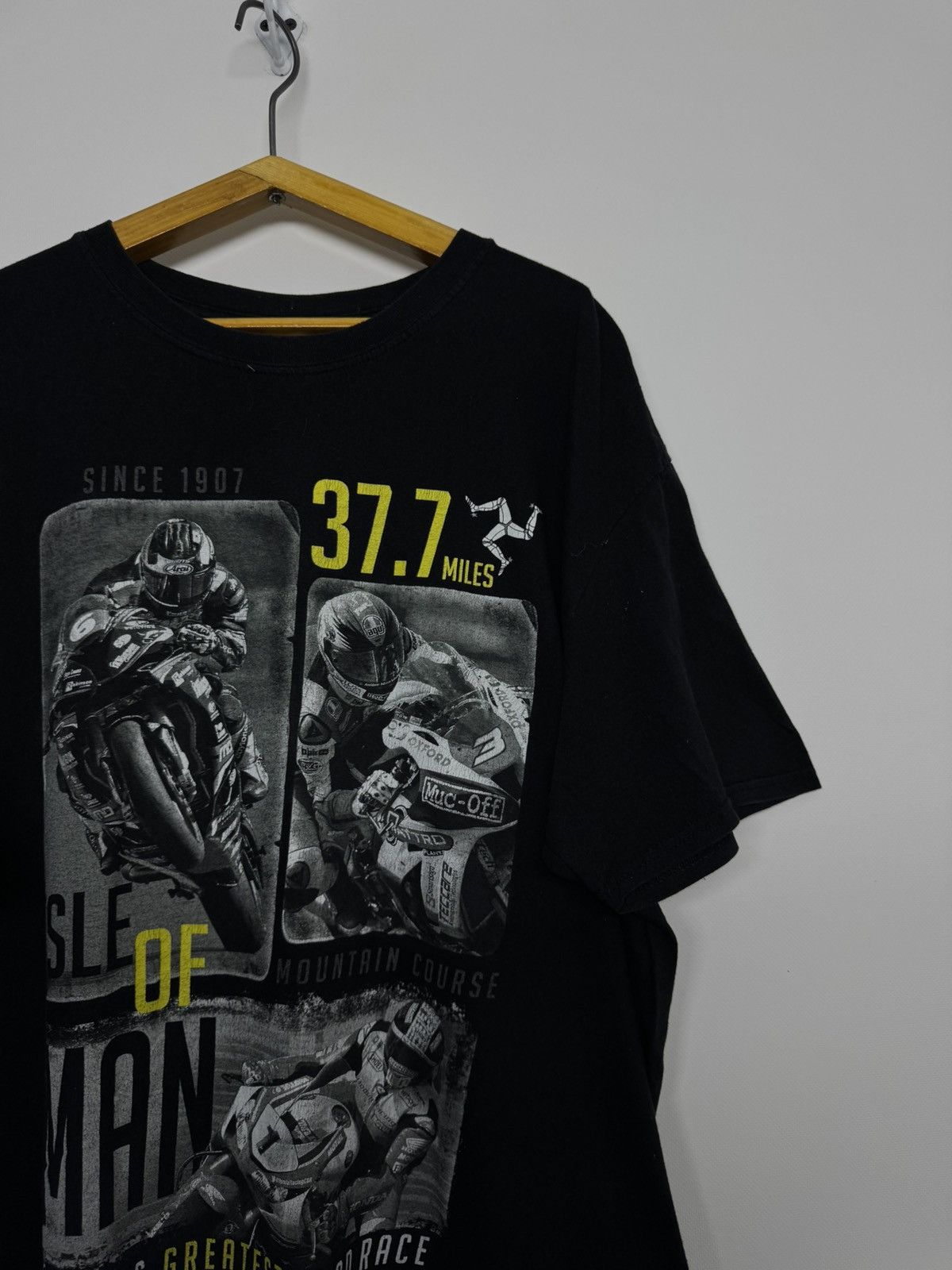 Gildan Vintage Y2k Isle of Man Course printed T Shirt Size US XL / EU 56 / 4 - 8 Thumbnail