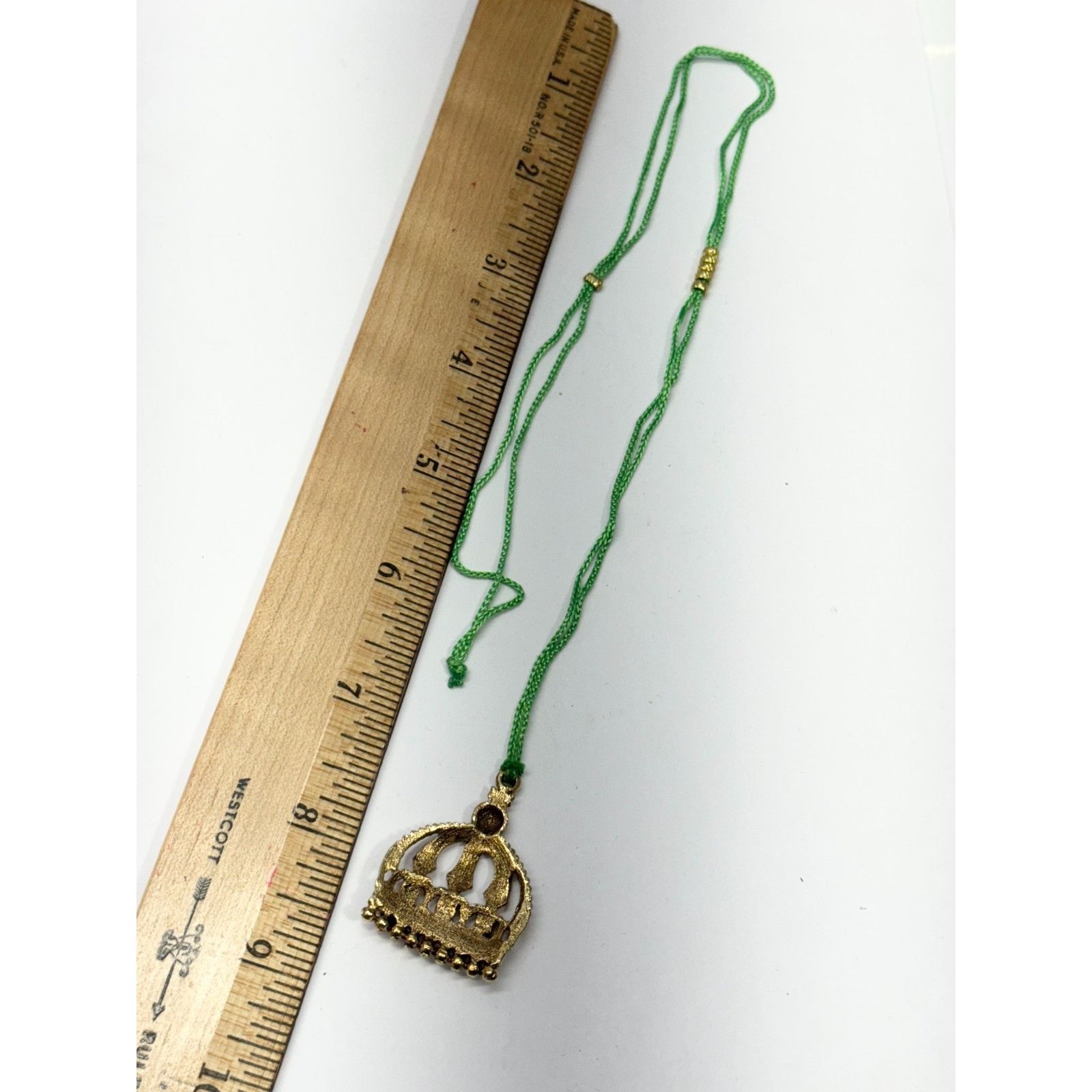 Vintage Vintage rhinestone crown green pendant necklace Size ONE SIZE - 3 Thumbnail