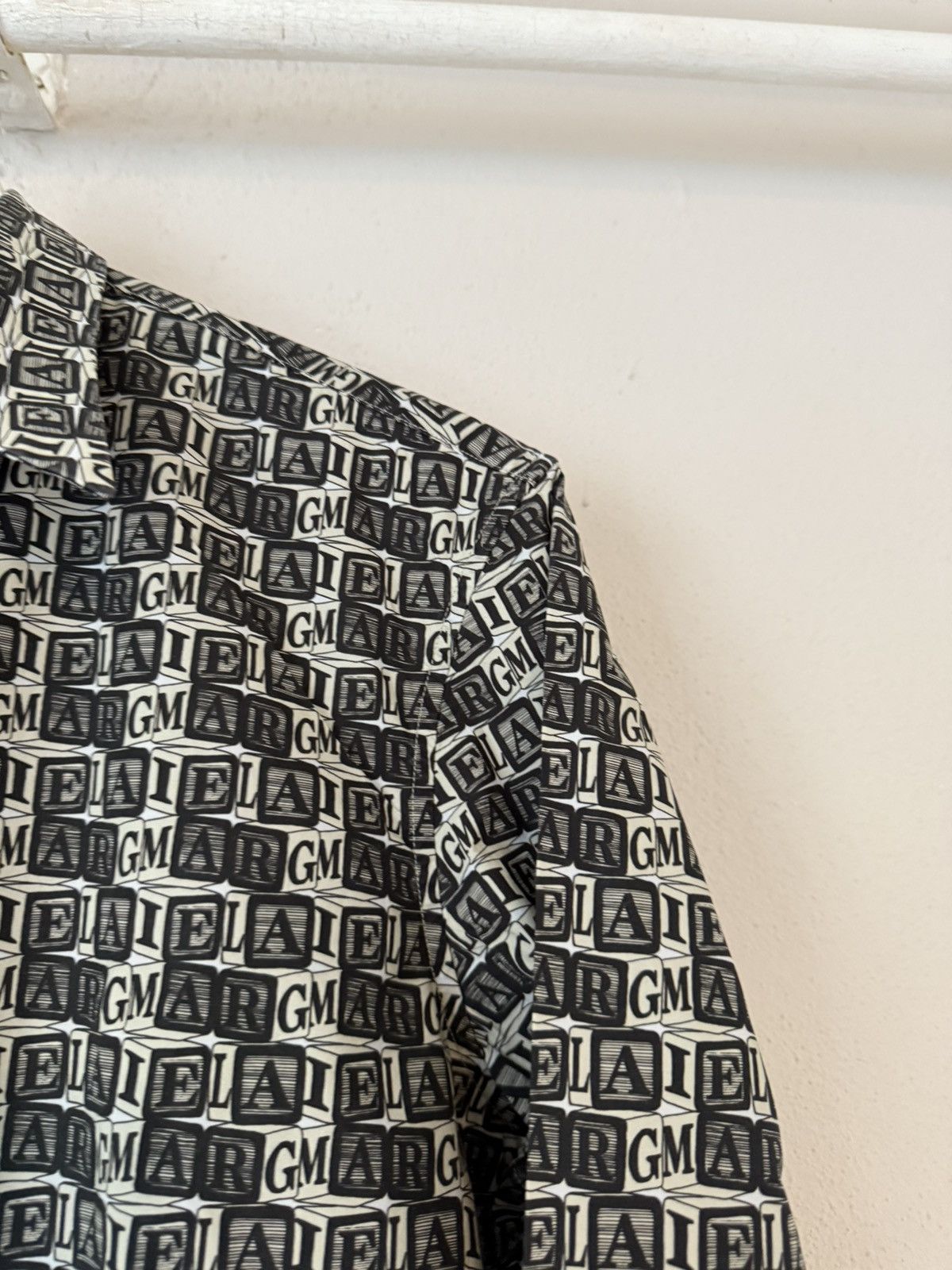 Maison Margiela Maison Margiela All-Over Logo Print Shirt – Size 39 Size US M / EU 48-50 / 2 - 4 Thumbnail
