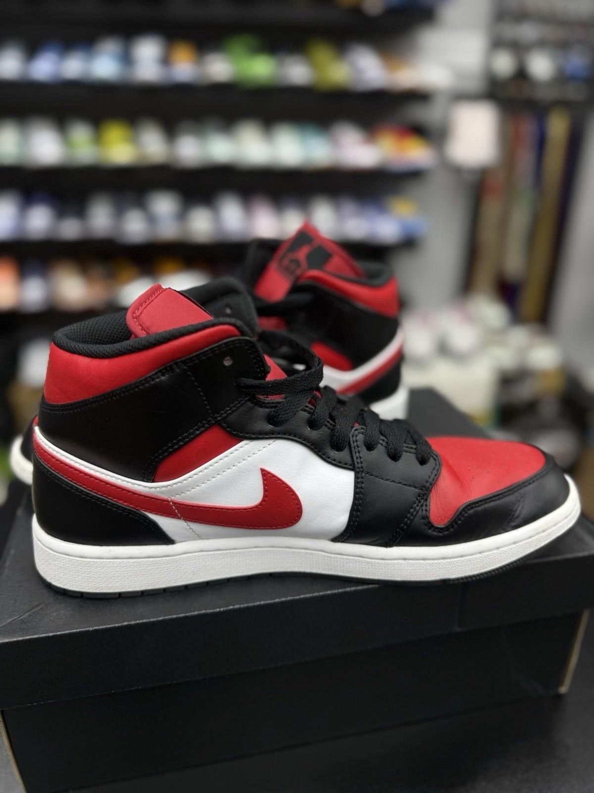 Nike Air Jordan Retro1 Mid Gym Red Mens Black White Red Size 12 Size US 12 / EU 45 - 8 Thumbnail