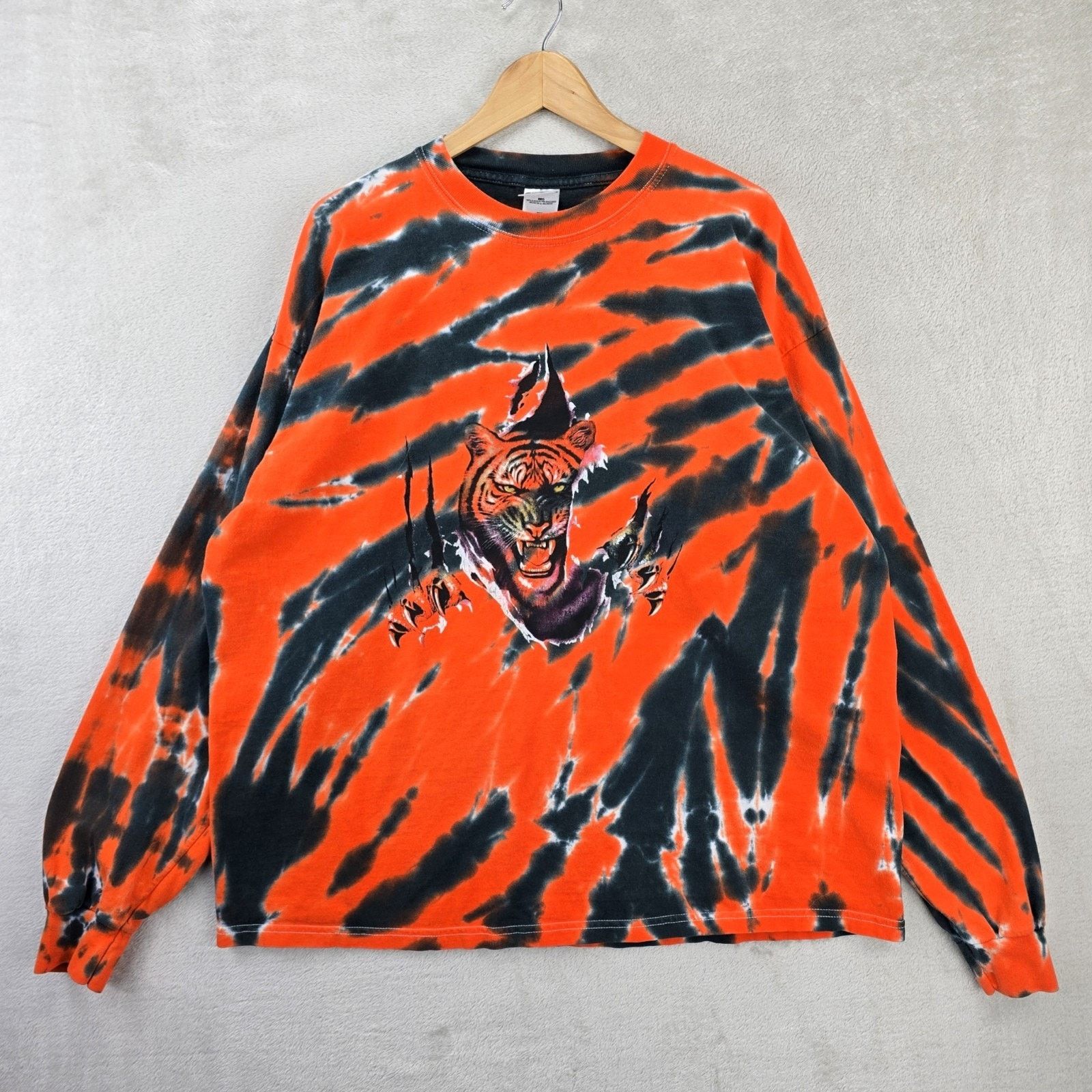 Gildan Vintage Tiger Break Through Shirt Mens XXL Tie Dye Y2K Size US XXL / EU 58 / 5 - 1 Thumbnail