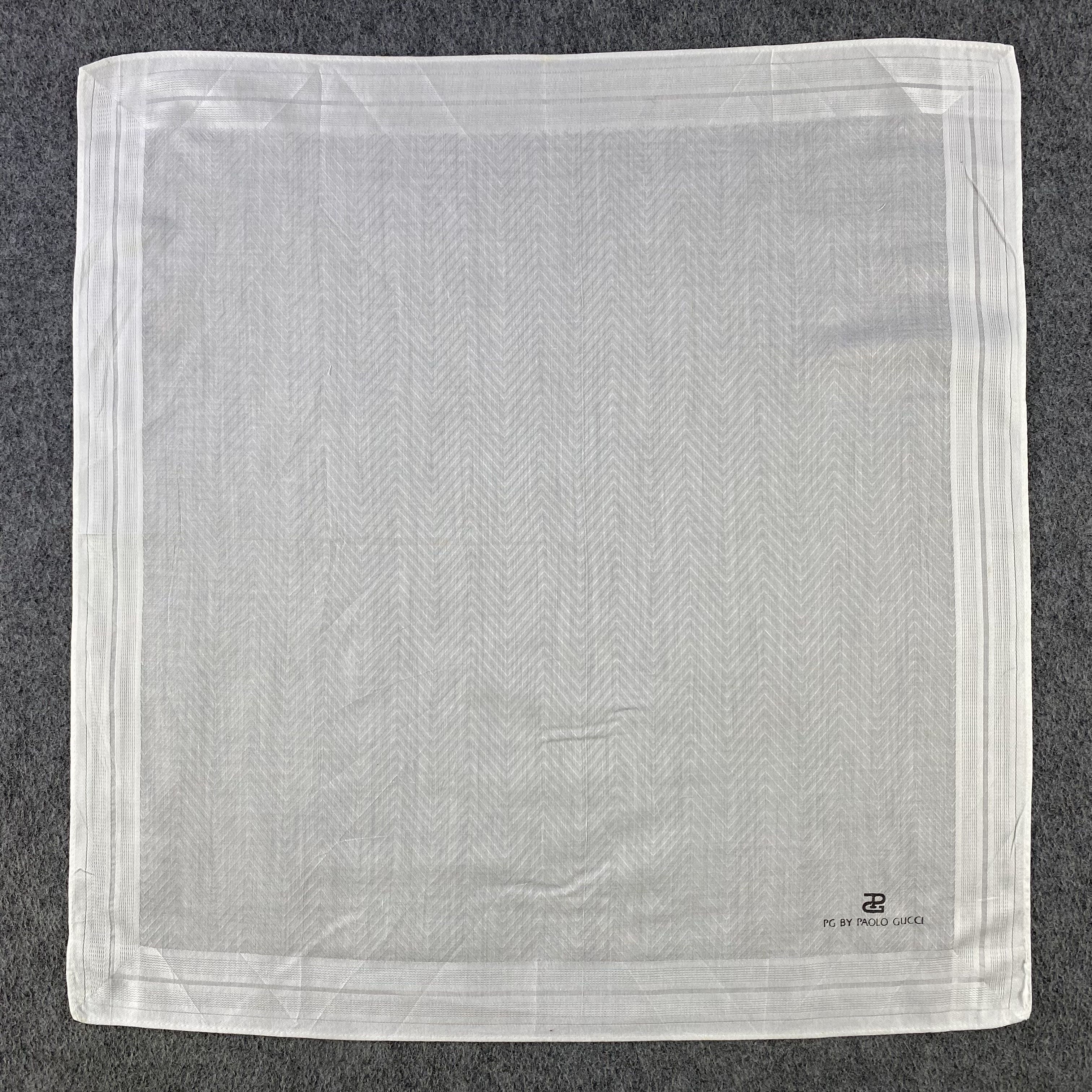 Paolo Gucci × Vintage Handkerchief/Neckerchief/Bandana HC589 Size ONE SIZE - 1 Thumbnail