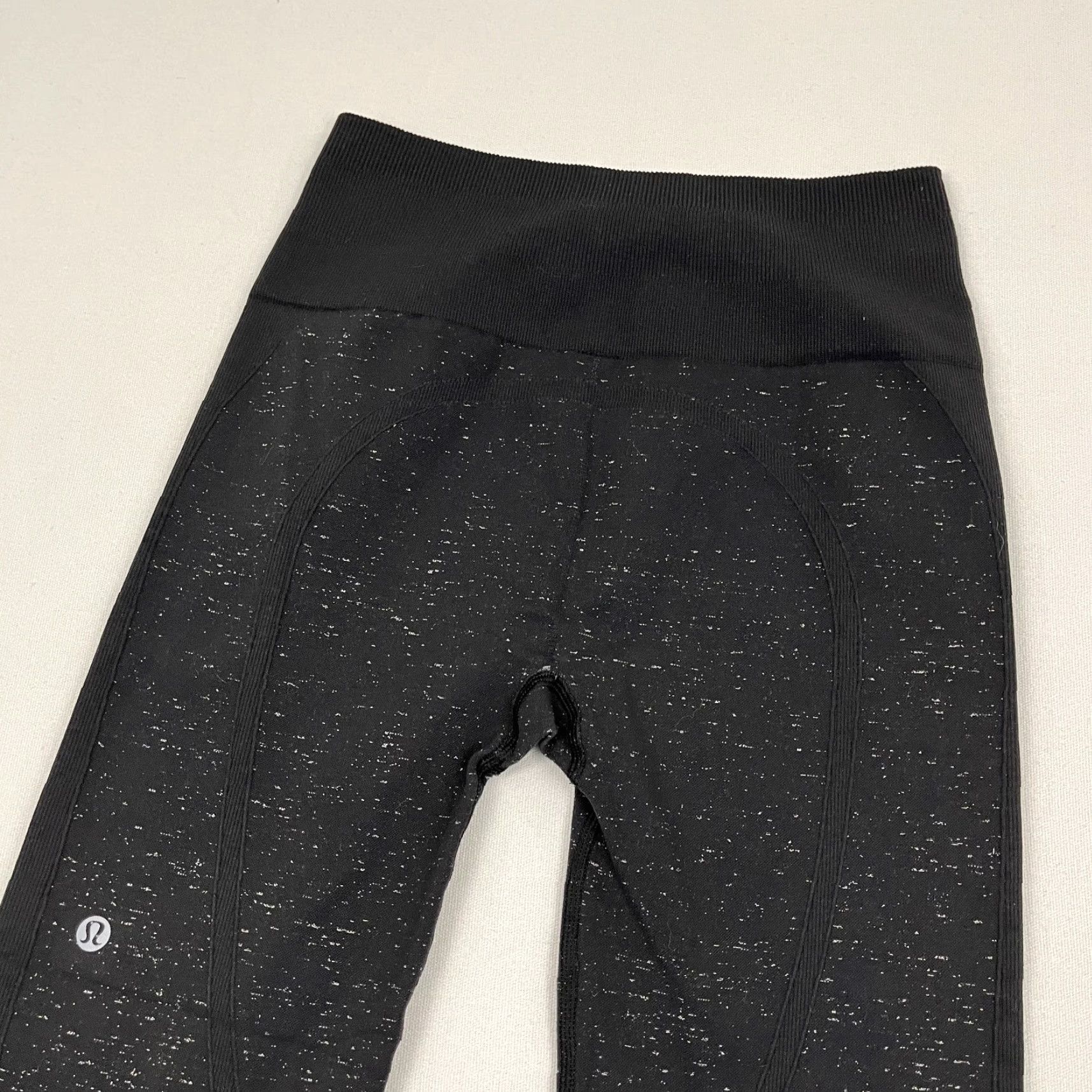 Lululemon Lululemon Ebb To Street Leggings Size 8 x 24" Black Speckled Active Fitness Yoga Womens Skinny 24in Inseam Moisture Wicking Stretch Size 30" / US 8 / IT 44 - 2 Thumbnail