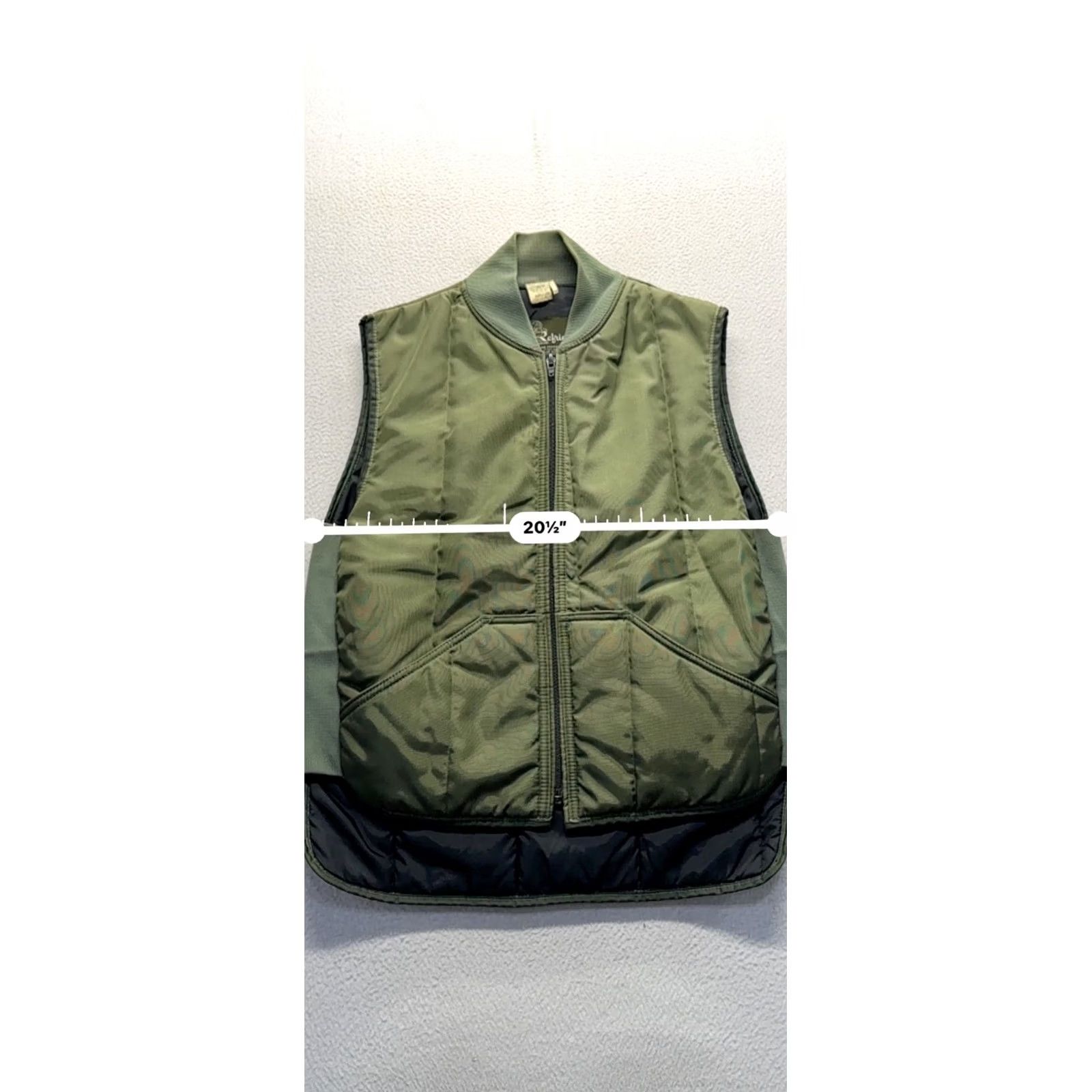 Refrigiwear RefrigiWear Insulated Vest Mens M Olive Green Quilted Ribbed Knit Sides Front Pockets Polyester Nylon shell 9498 Size US M / EU 48-50 / 2 - 6 Thumbnail