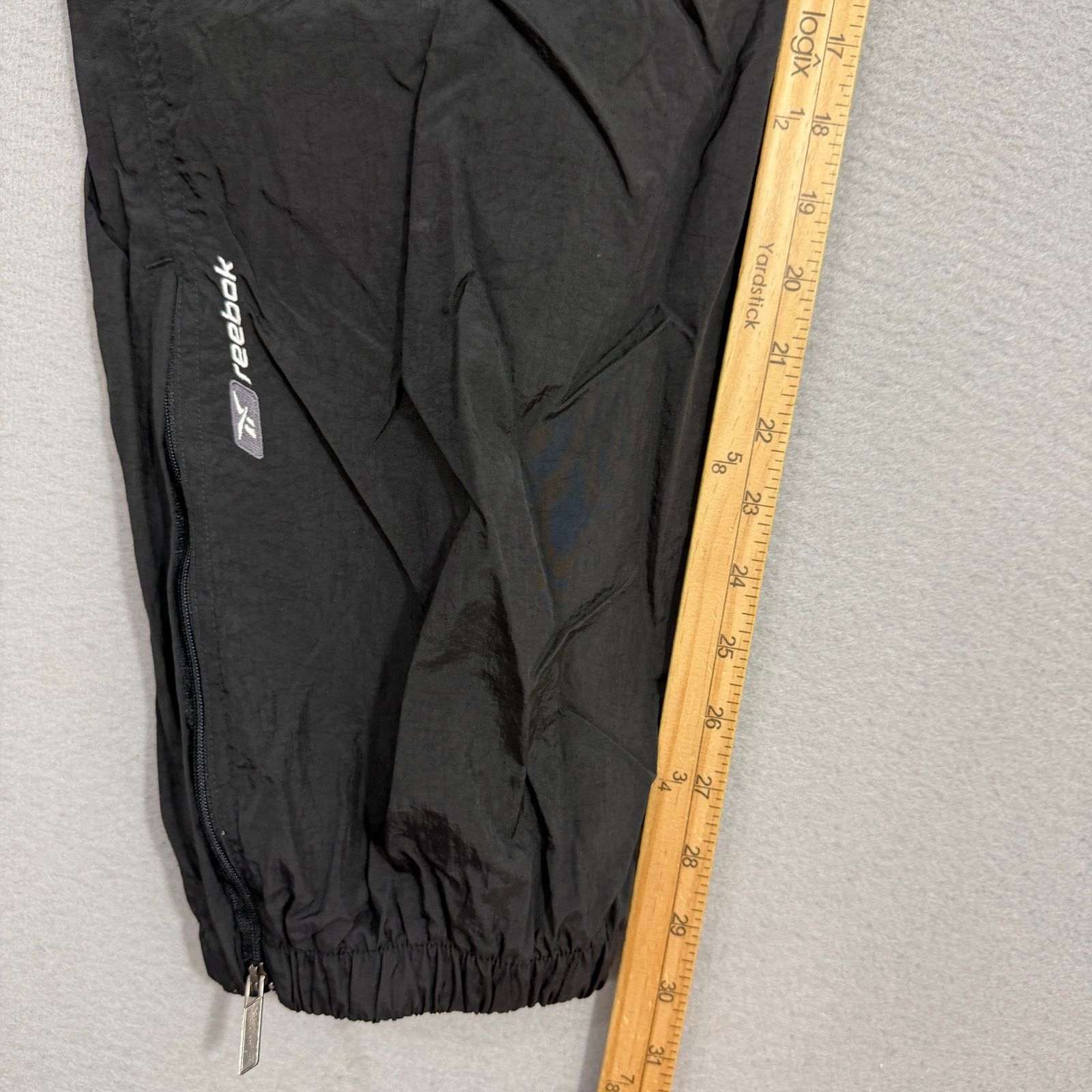 Reebok Vintage Reebok Windbreaker Track Pants Mens Medium Black Size US 32 / EU 48 - 9 Thumbnail