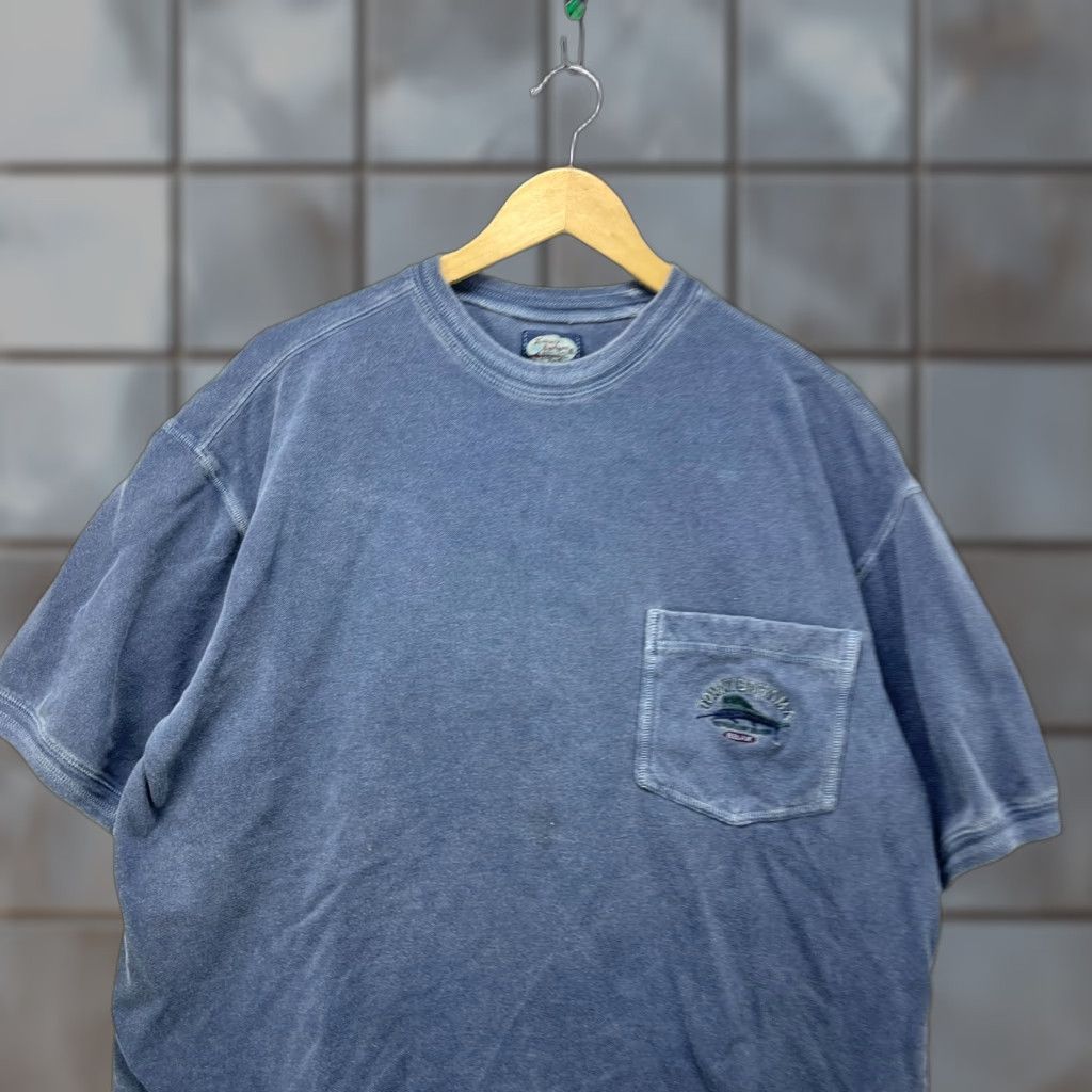 Tommy Bahama **VINTAGE 90s CANADIAN MADE Tommy Bahama Men's T-Shirt Large Blue** User: Vintage 90s Canadian Made Tommy Bahama Men's T-Shirt Large Blue Size US L / EU 52-54 / 3 - 1 Thumbnail