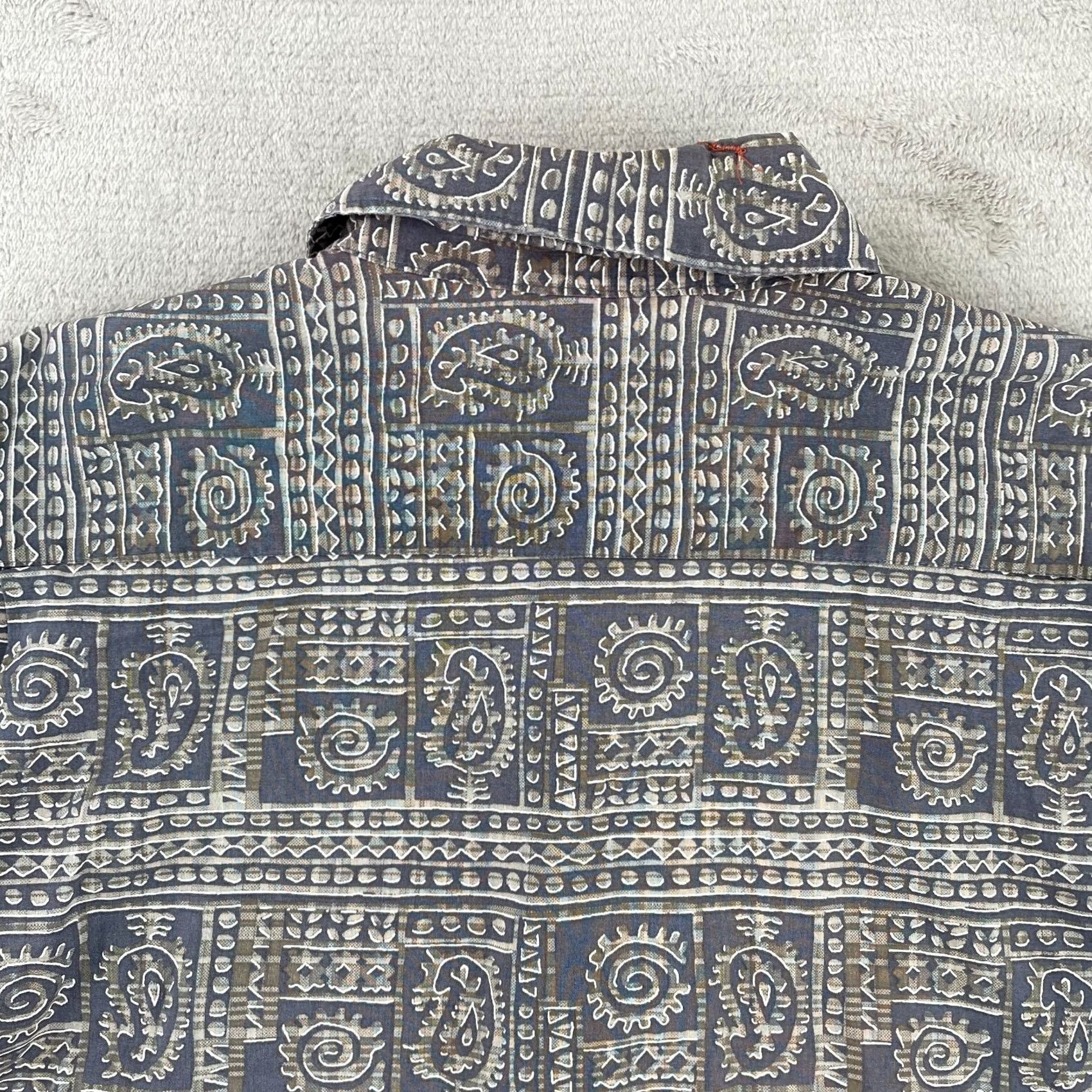 Banana Republic VINTAGE Banana Republic Shirt Men Large Paisley Geometric Tribal Short Sleeve Size US L / EU 52-54 / 3 - 6 Thumbnail