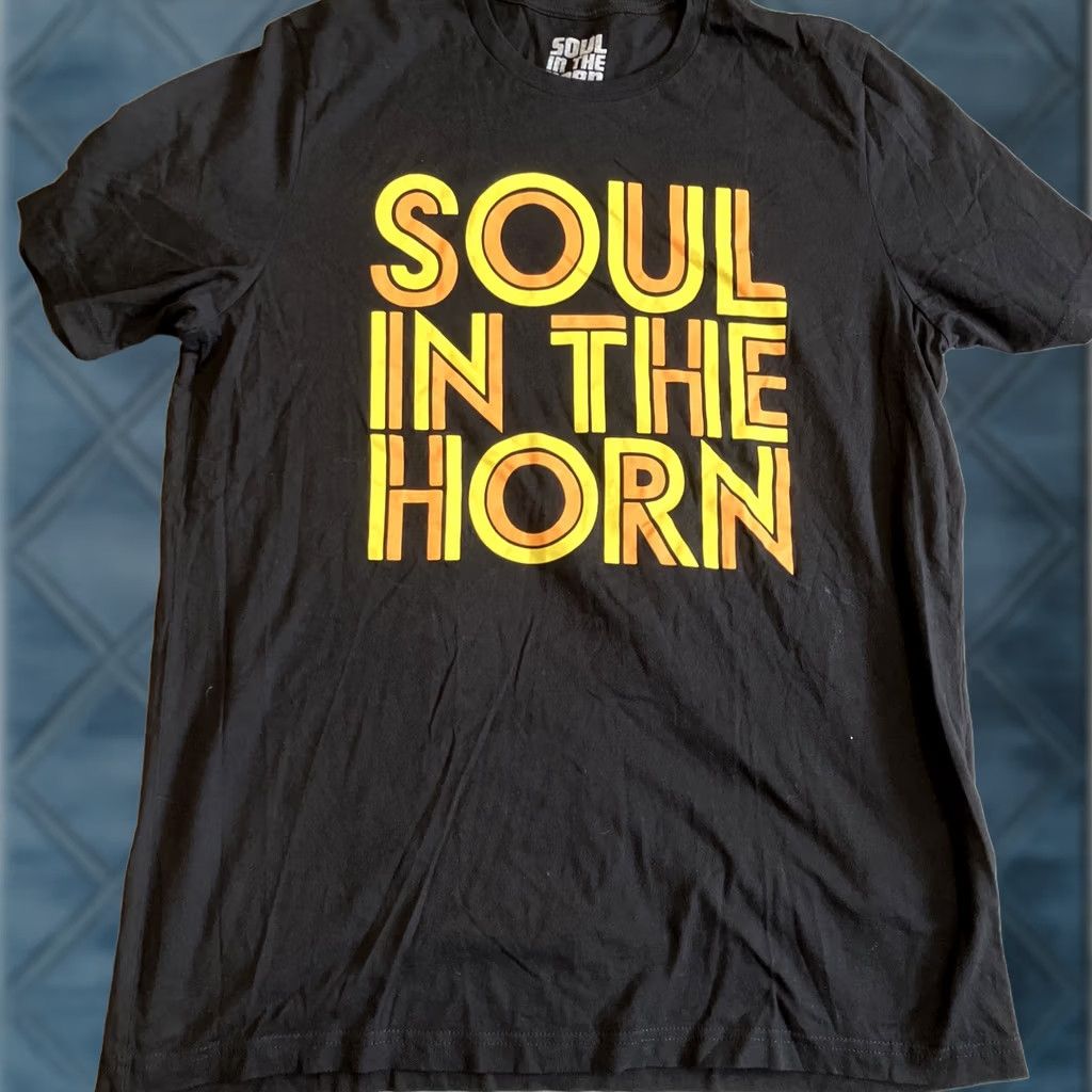 Vintage SOUL IN THE HORN Streetwear Graphic T Shirt Soul Train Black XL Men Size US XL / EU 56 / 4 - 1 Thumbnail