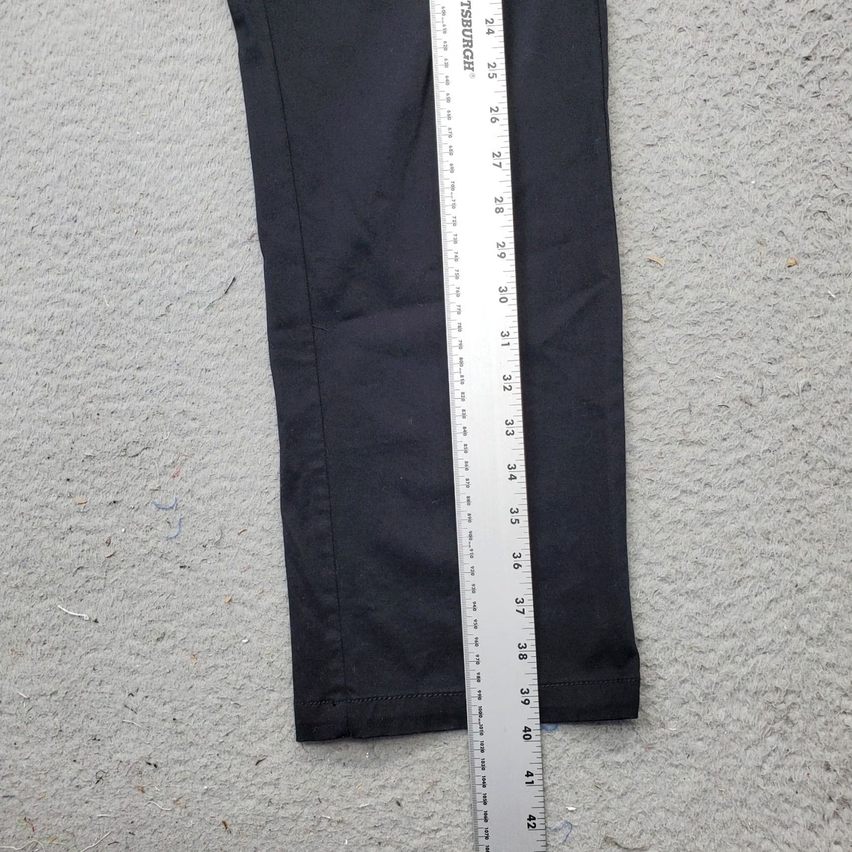 Old Navy Old Navy Chino Pants Mens Size 36/30 Black Pants Regular 36/30 Mens Boys? Size US 36 / EU 52 - 3 Thumbnail