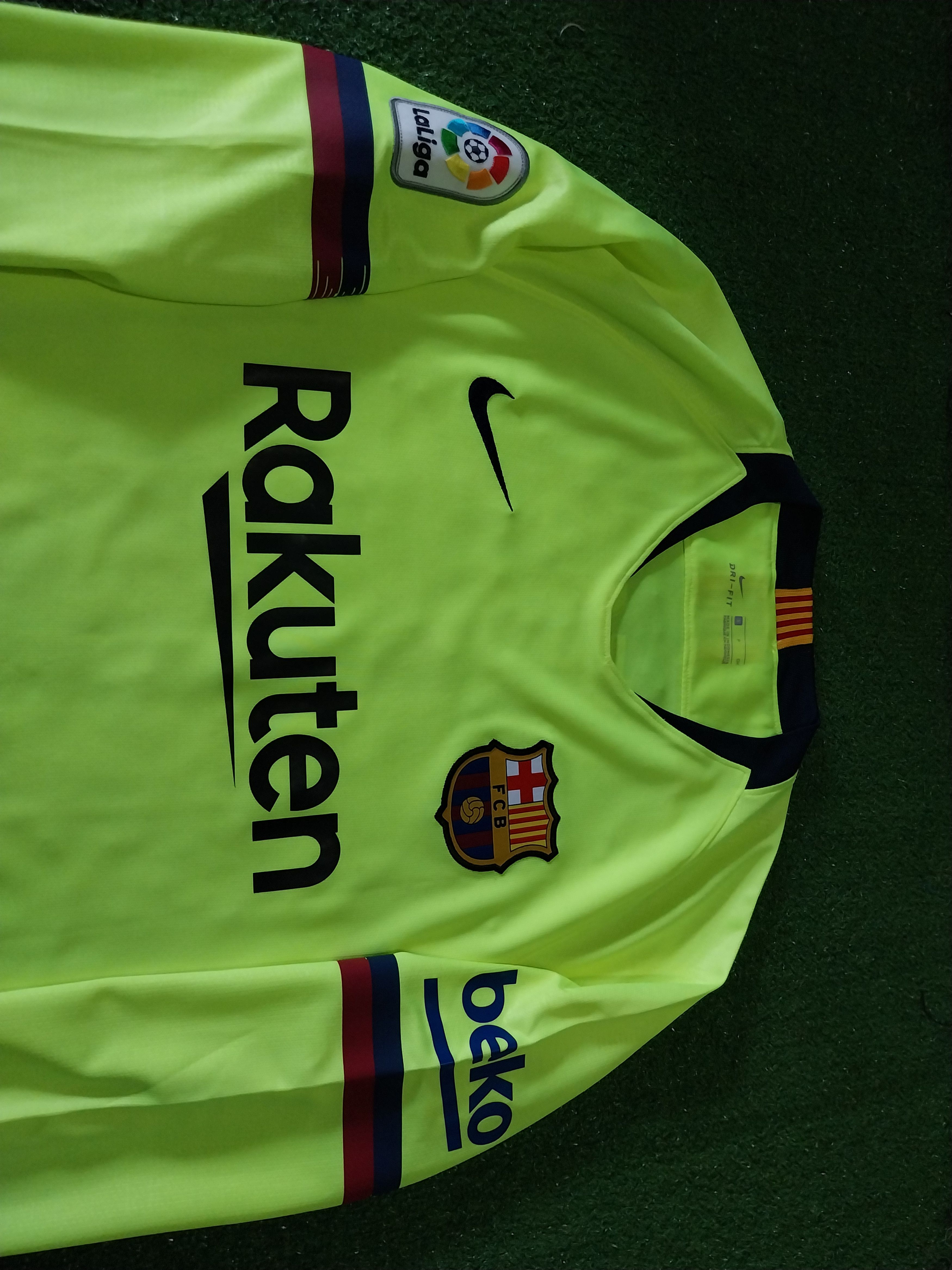 Nike Barcelona away 2018/2019 lionel messi jersey football Size US S / EU 44-46 / 1 - 3 Thumbnail