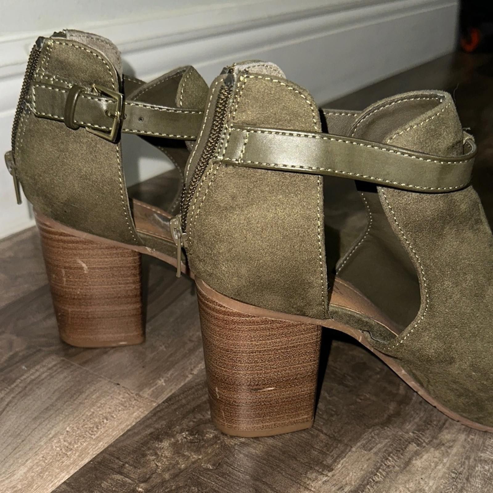 Designer Reaction Kenneth Cole Olive Suede Heeled Boots Size US 7 / IT 37 - 5 Thumbnail