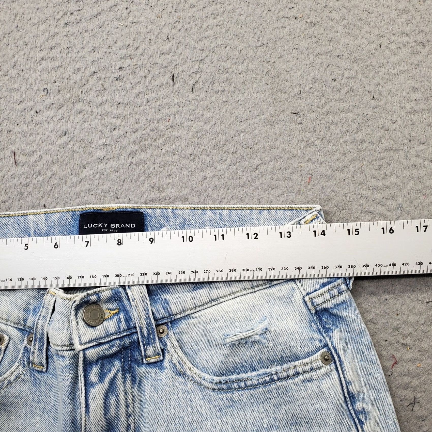 Lucky Brand Lucky Brand Jeans Women 6 Blue Denim Stretch Light Wash Distressed Streetwear Jeans Womens Size 6 Blue Distressed Stretch Light Wash Streetwear Size 28" / US 6 / IT 42 - 6 Thumbnail