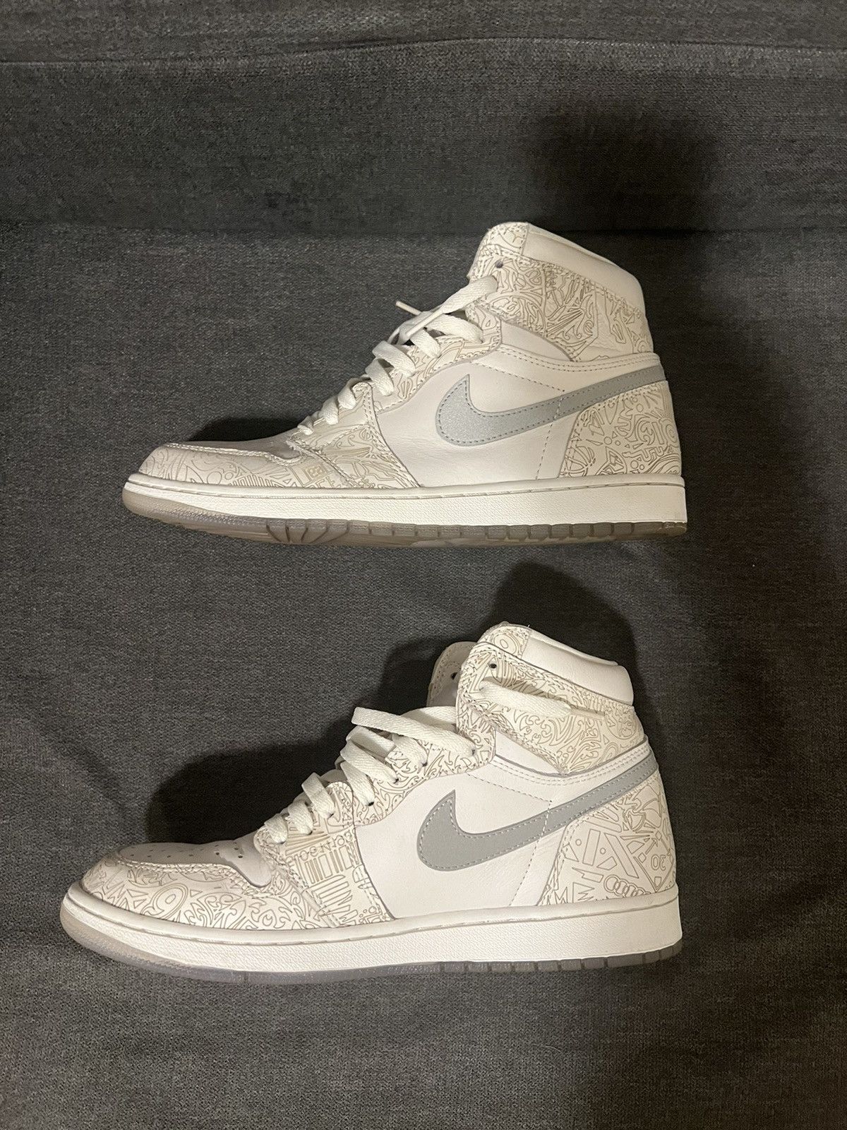 Jordan Brand × Nike Air Jordan 1 Retro High OG ‘Laser’ (2015) Size US 10.5 / EU 43-44 - 2 Thumbnail