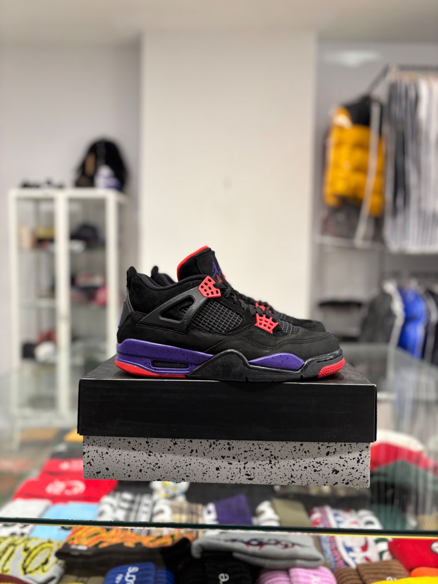 Jordan Brand Jordan 4 Raptors Drake OVO (2019) Size US 8.5 / EU 41-42 - 1 Thumbnail