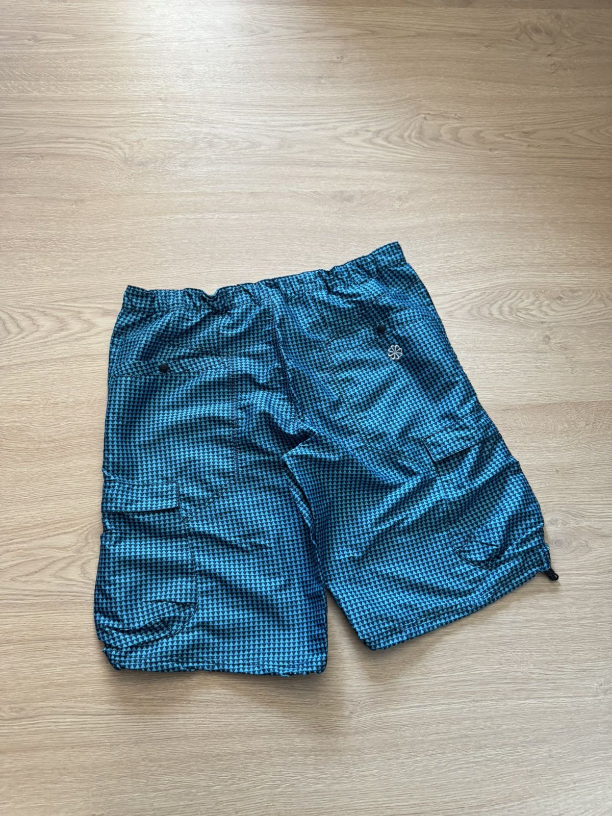 Vintage Vintage 00’s Nike y2k Cargo Shorts Size US 34 / EU 50 - 5 Thumbnail