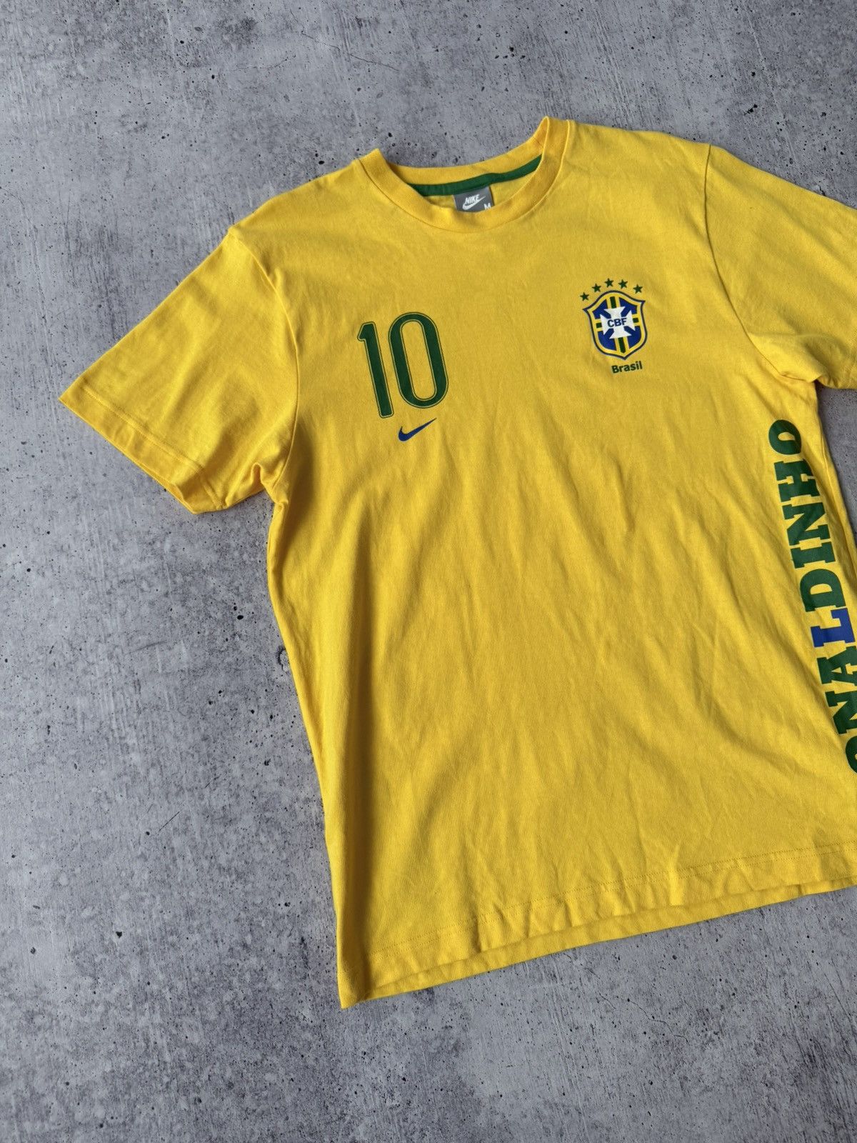 Nike 🩸RARE🩸Nike Vintage Y2K Brazil Ronaldinho #10 T Shirt Size US M / EU 48-50 / 2 - 5 Thumbnail