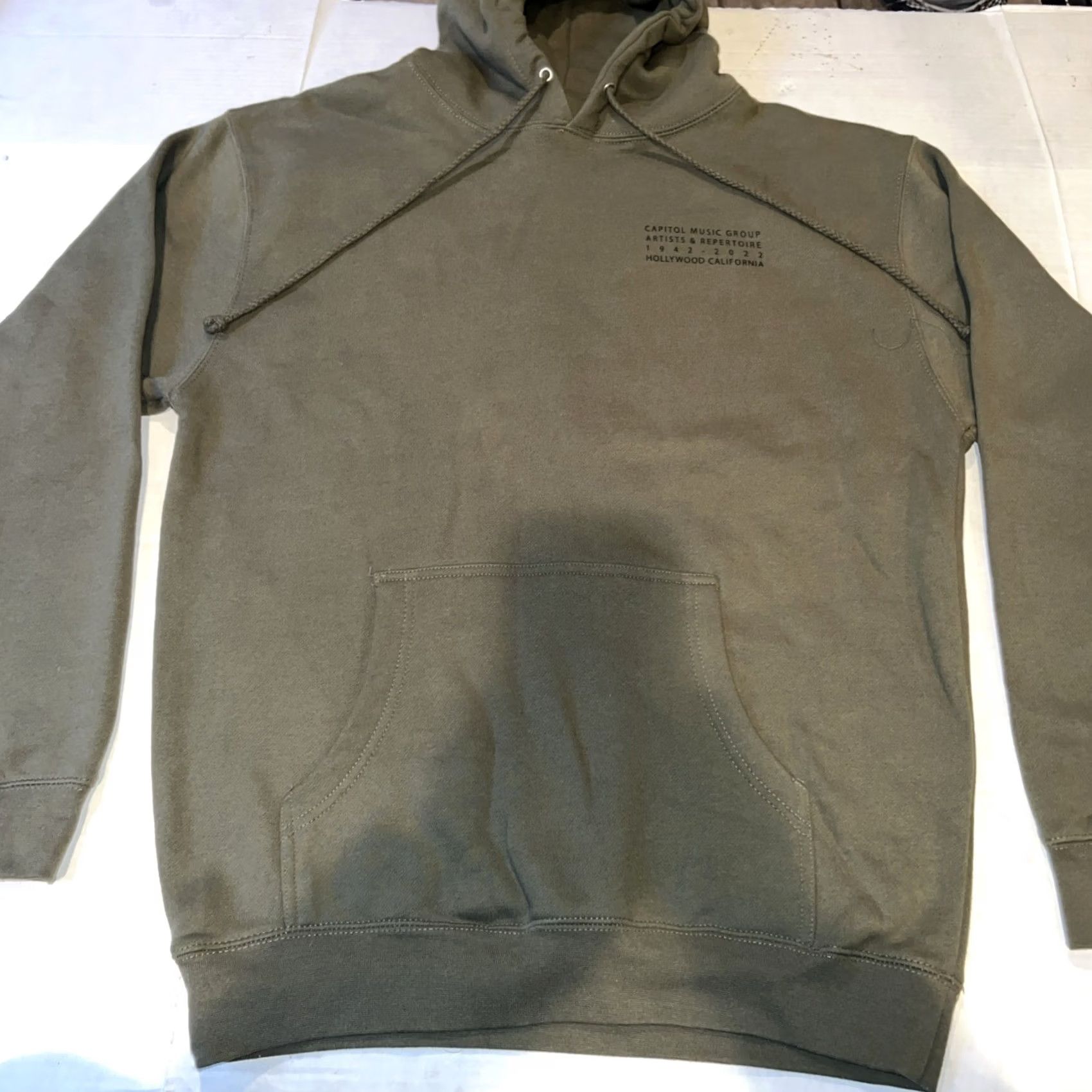 Vintage Rare Capitol Records Artists & Repertoire Sweatshirt Hoodie M Green Logo 1942-2022 Cap Records Music Mens Pullover Crew Neck All Seasons Size US M / EU 48-50 / 2 - 3 Thumbnail