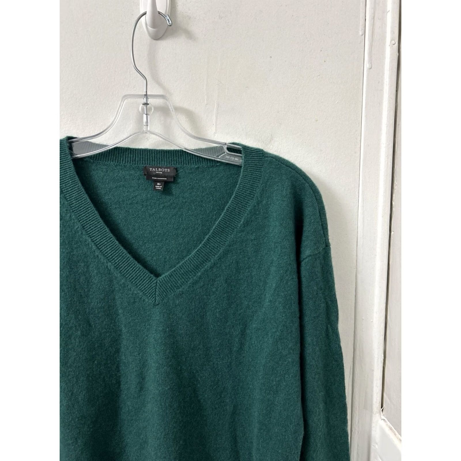 Talbots Talbots V-Neck Sweater Womens M Petite Emerald Green 100% Cashmere Pullover L/S Pullover Slim Classic Casual Business Workwear Green Ladies Mens Girls Size M / US 6-8 / IT 42-44 - 5 Thumbnail