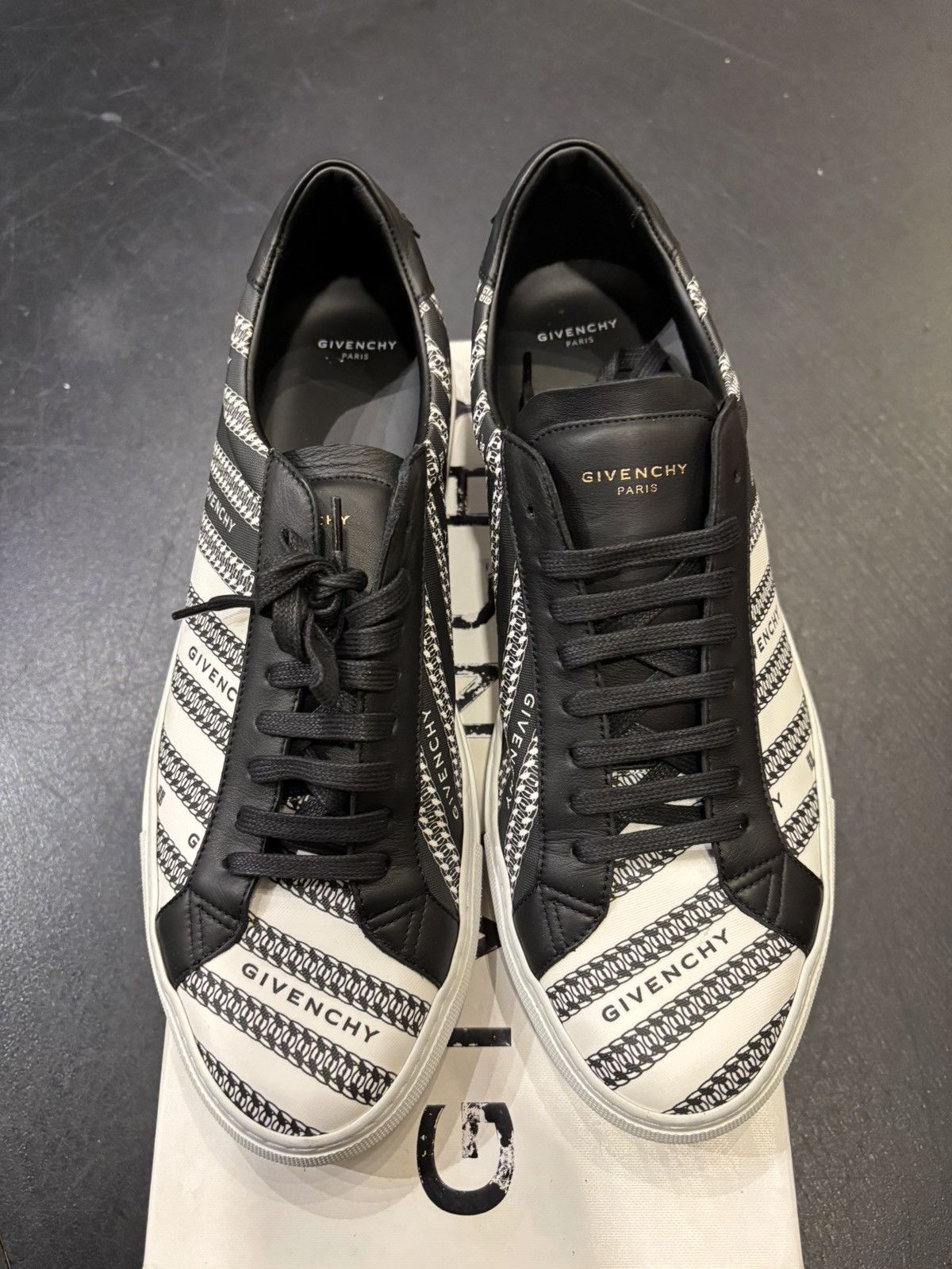 Givenchy Givenchy Low Top Sneakers Size US 12 / EU 45 - 4 Thumbnail