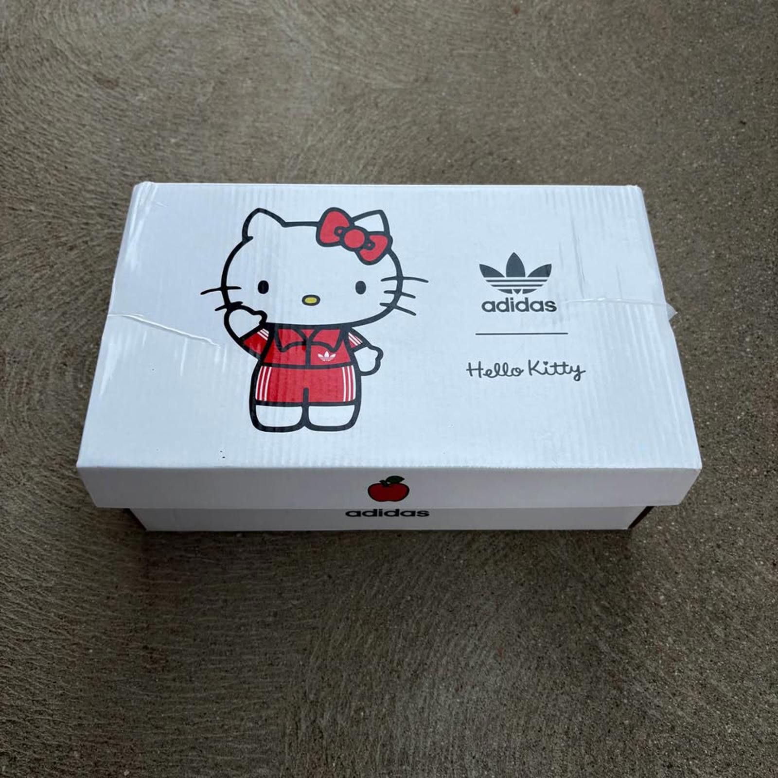 Adidas Adidas x Hello Kitty Samba “Valentine” – US 5 (Women’s) Size US 5 / IT 35 - 6 Thumbnail