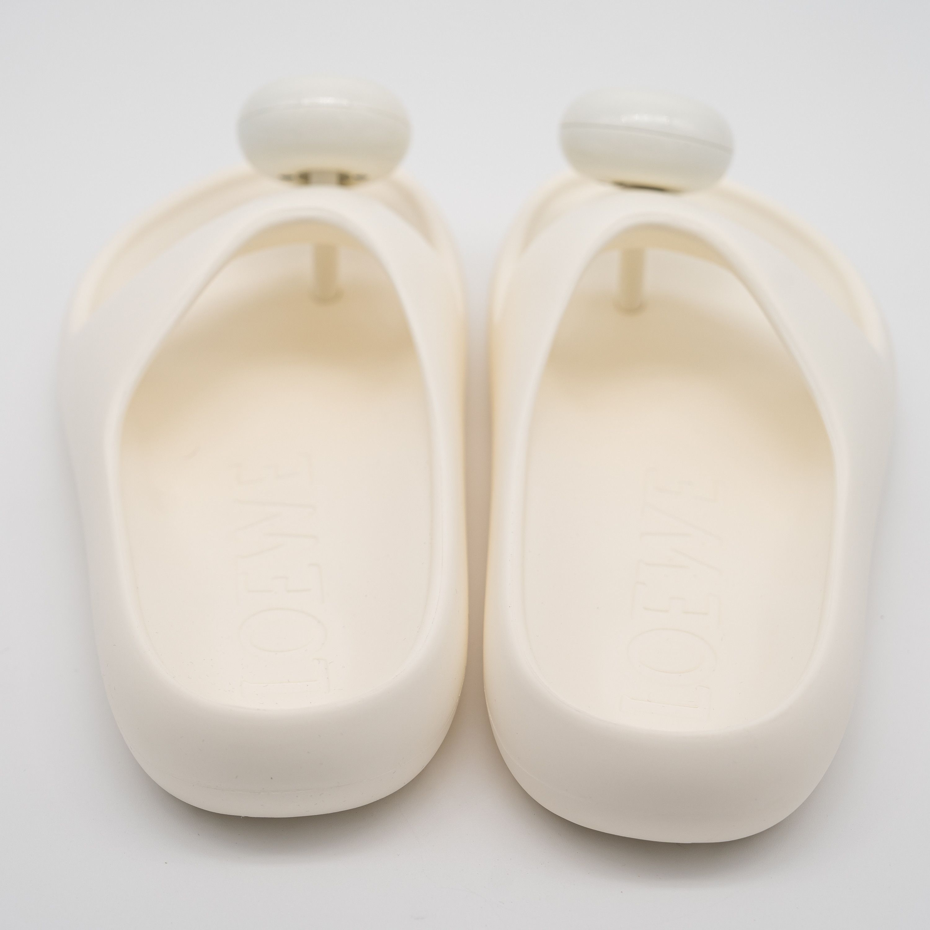 Loewe 36 6 us Loewe Pebble Sandals White Slides Foam Thong Rubber Size US 6 / IT 36 - 5 Thumbnail