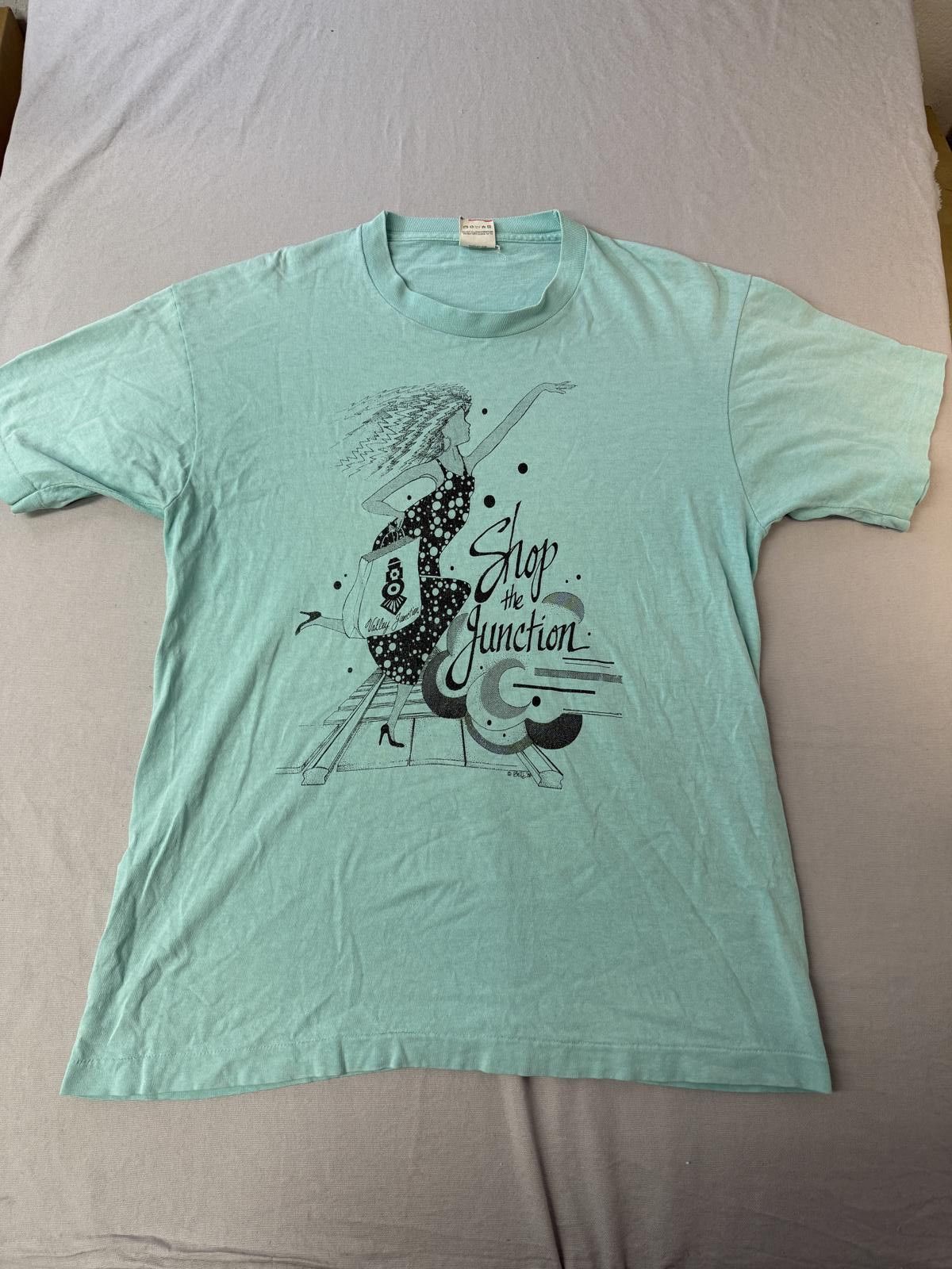 Fruit Of The Loom VTG Valley Junction Iowa T-shirt 1988 Shop the Junction -L Size US L / EU 52-54 / 3 - 1 Thumbnail