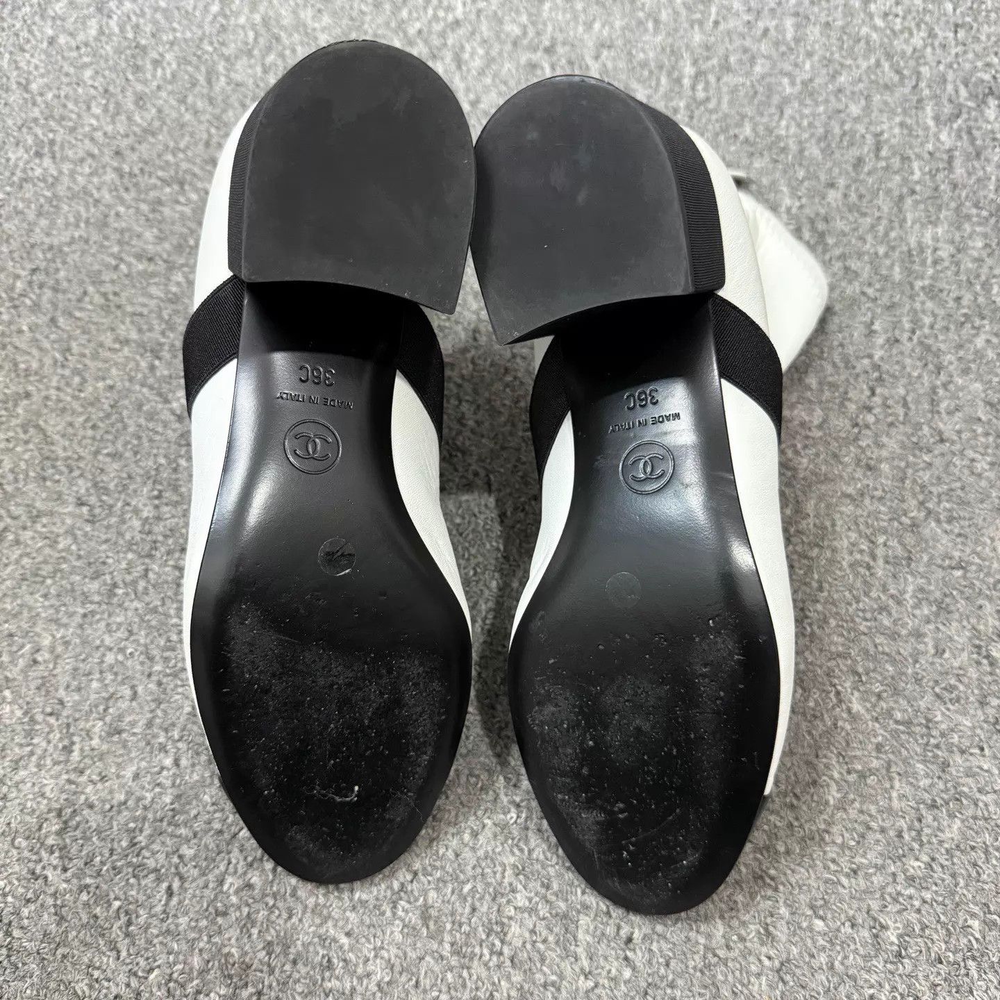 Chanel Chanel SS22 B&W Bow Short Boots 36 99 New Size US 5.5 / IT 35.5 - 7 Thumbnail