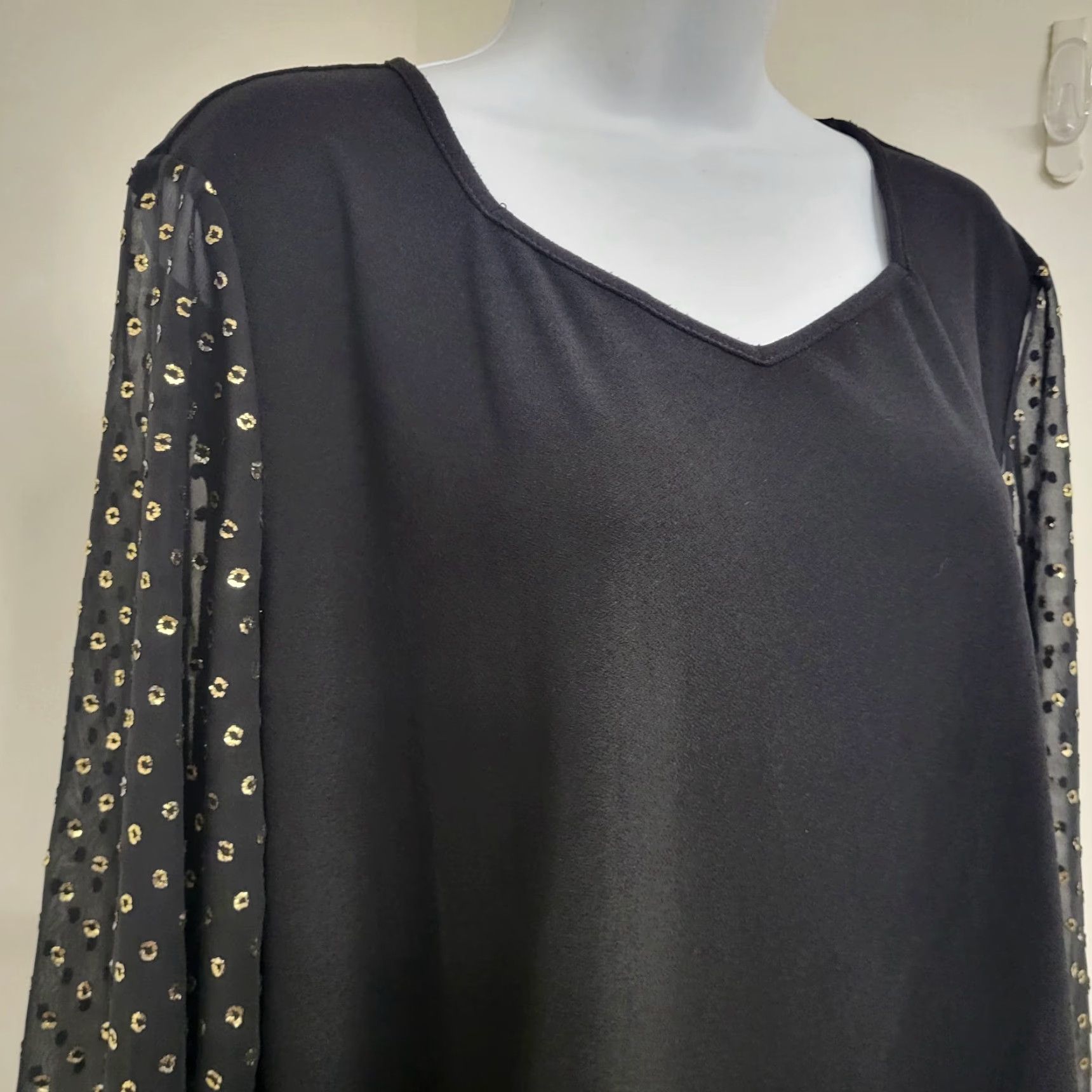 Vintage LOVE SCARLETT Blouse Women's XL Black Smocked Swiss Gold Dot Bell Sleeve Round Neck Pullover Size XL / US 12-14 / IT 48-50 - 3 Thumbnail