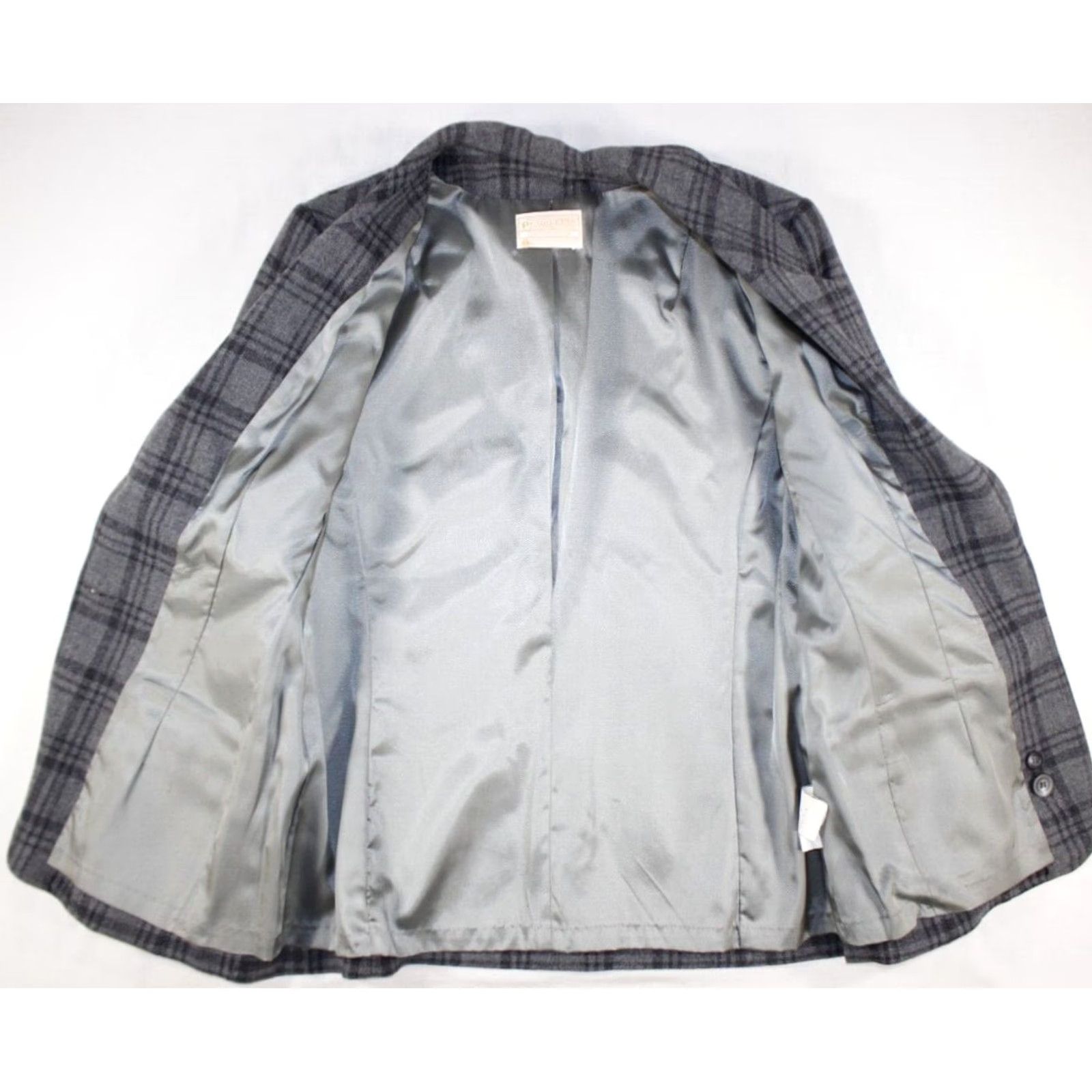 Pendleton VINTAGE Pendleton 100% Pure Virgin Wool Blazer Jacket USA Gray Plaid Women's 8 Size M / US 6-8 / IT 42-44 - 6 Thumbnail