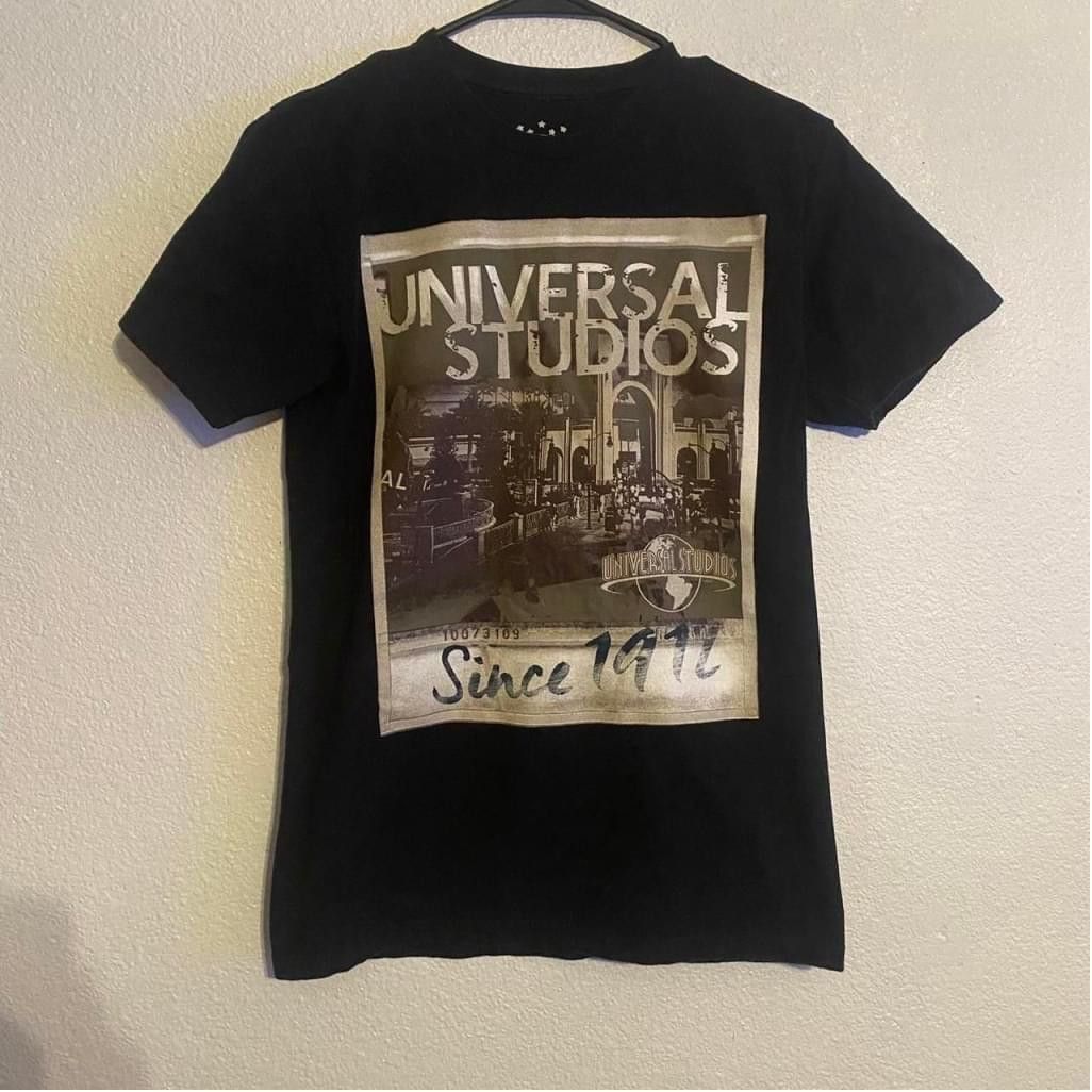 Universal Studios Universal Studios Black Short Sleeve Crew Neck Movie Tee Size US S / EU 44-46 / 1 - 1 Thumbnail