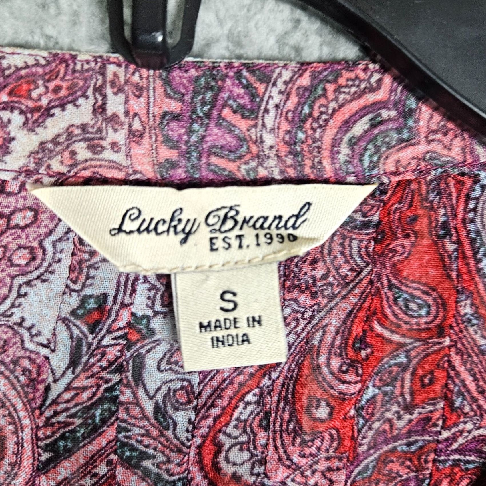 Lucky Brand Lucky Brand Women's V-neck Long Sleeve Pleated Paisley Blouse Sz S Size S / US 4 / IT 40 - 2 Thumbnail