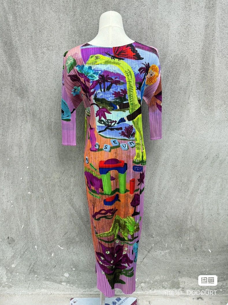 Issey Miyake Issey Miyake size:3 Alice's Adventures in Wonderland Dinos Size XS / US 0-2 / IT 36-38 - 2 Thumbnail