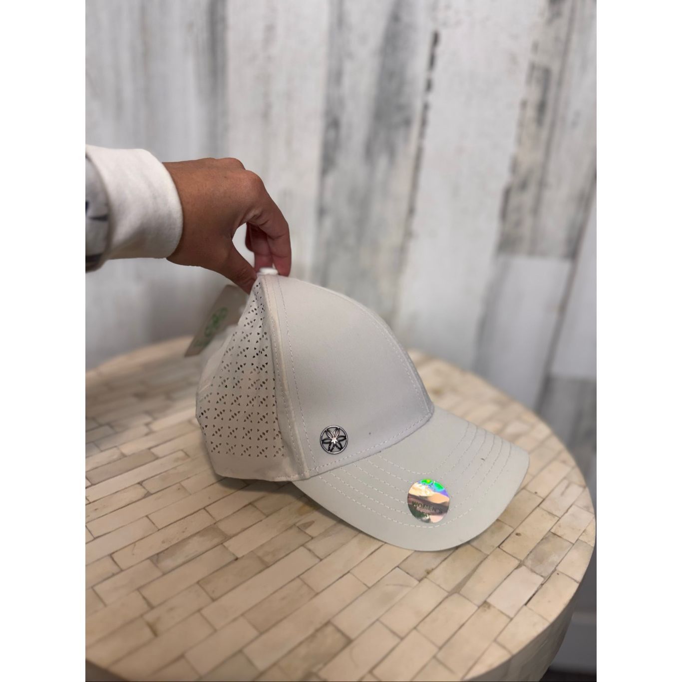 Other Gaiam White Laser Cut Athletic Hat Women’s OS Adjustable Activewear Running Yoga Cap NWT Size ONE SIZE - 1 Thumbnail