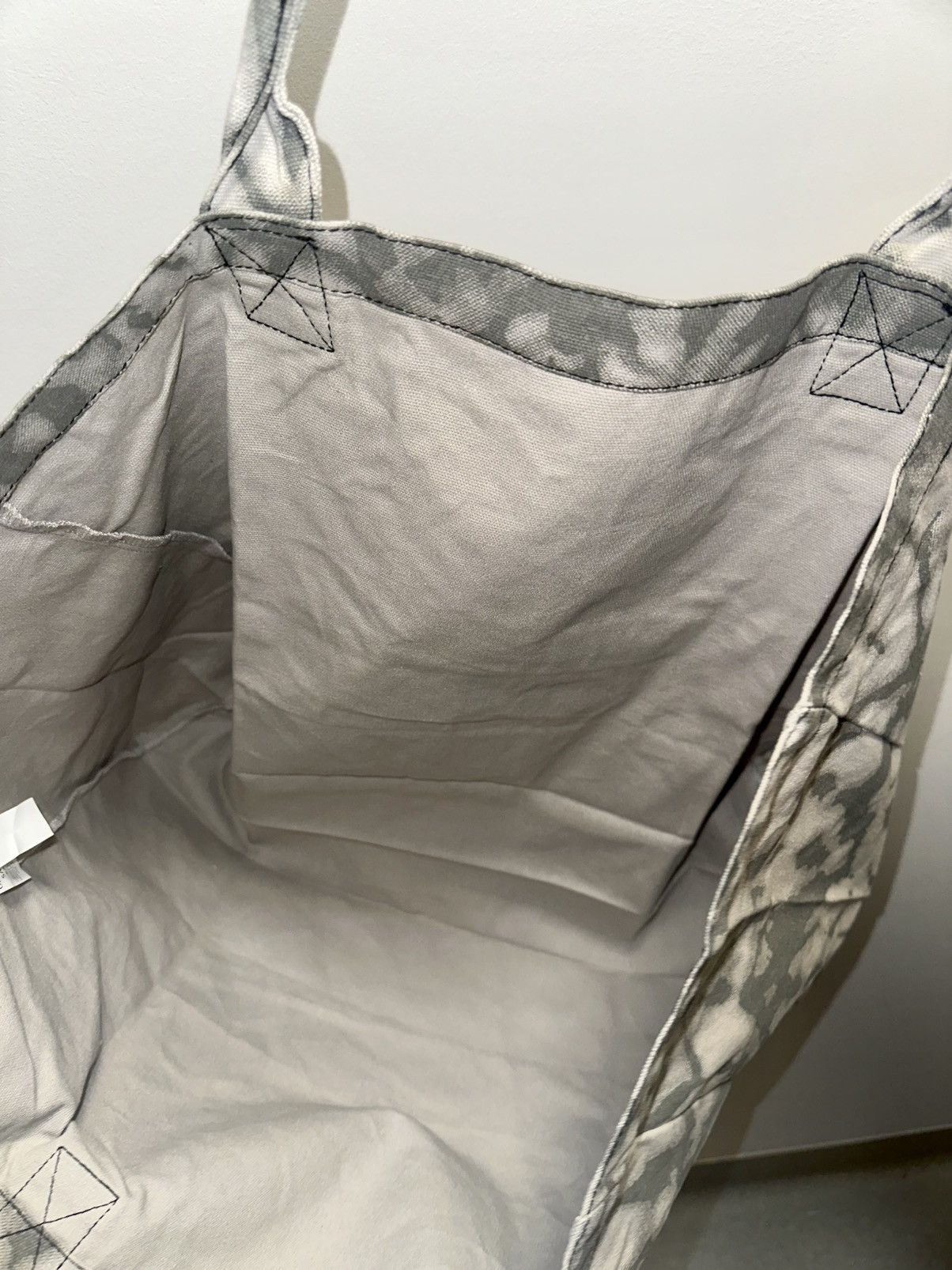 エコバッグ Alo Yoga Iconic Shopper Tote Bag Grey Tiedye ALO Iconic Shopper Tote Bag Gray Tie Dye Canvas Handbag