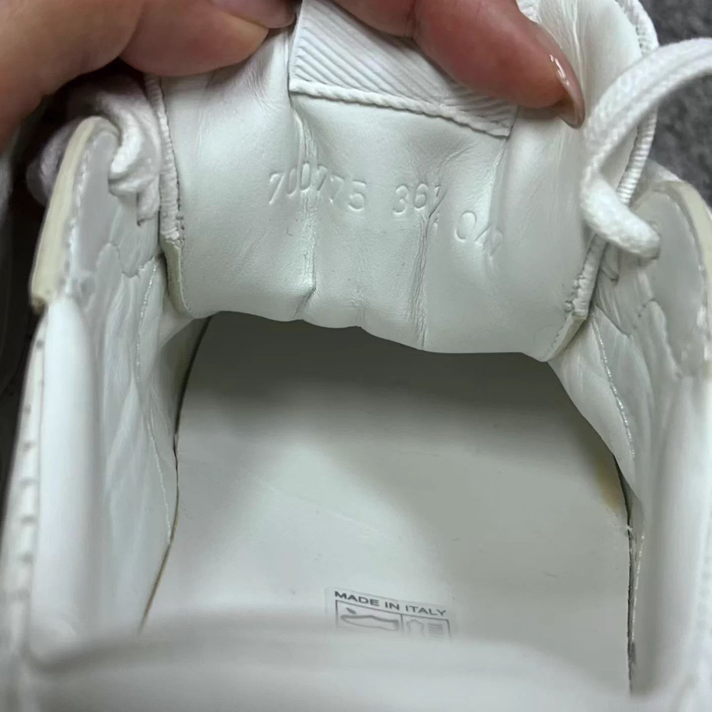 Gucci Gucci Women's White Gray Canvas Leather Low-Top Sneakers Size US 5.5 / IT 35.5 - 5 Thumbnail