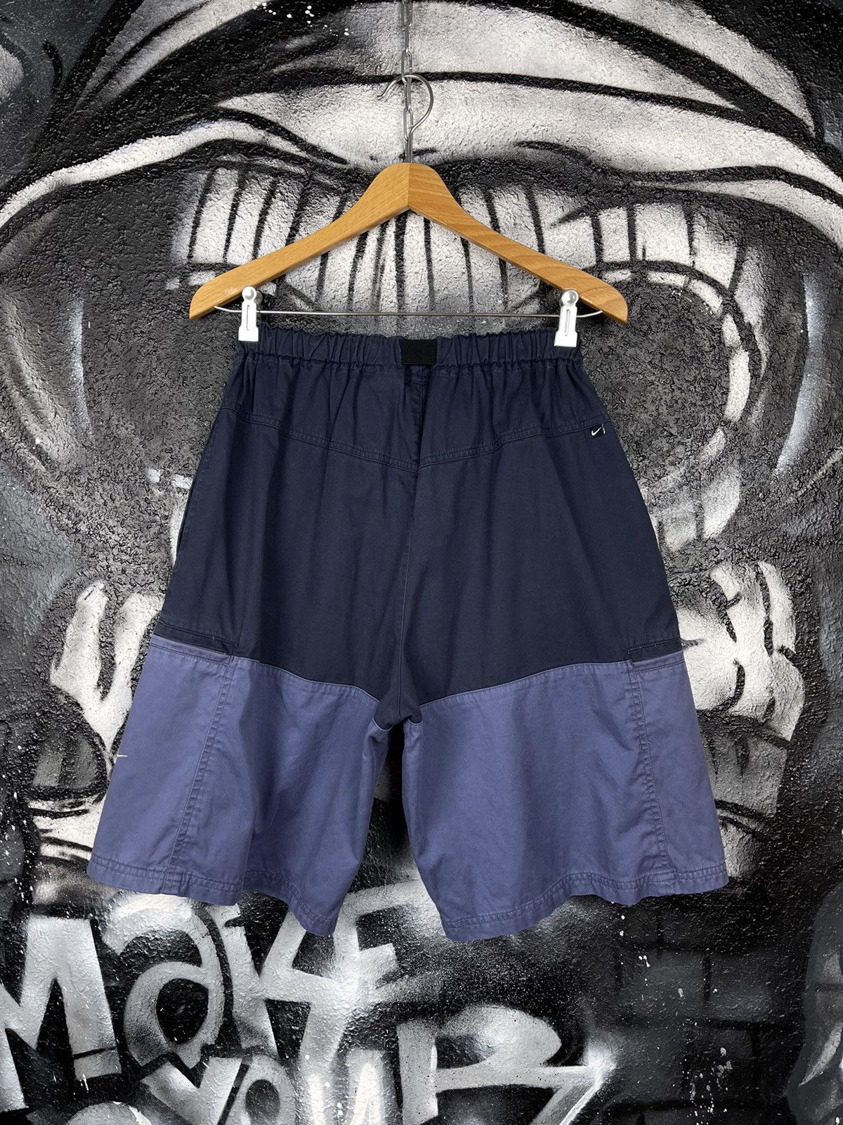 Nike Vintage Nike 90s Dark Blue Cargo Shorts Men’s Size L Size US 33 - 9 Thumbnail