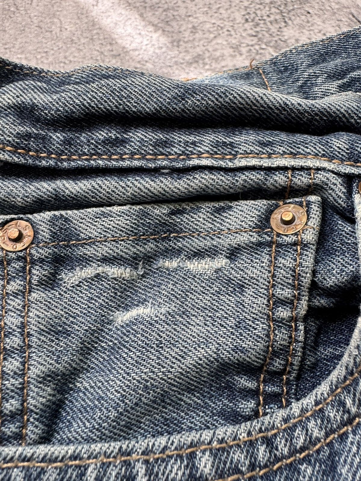 Levi's × Vintage Vintage Levi’s 501 Faded Blue Jeans 34x30 Size US 34 / EU 50 - 10 Thumbnail