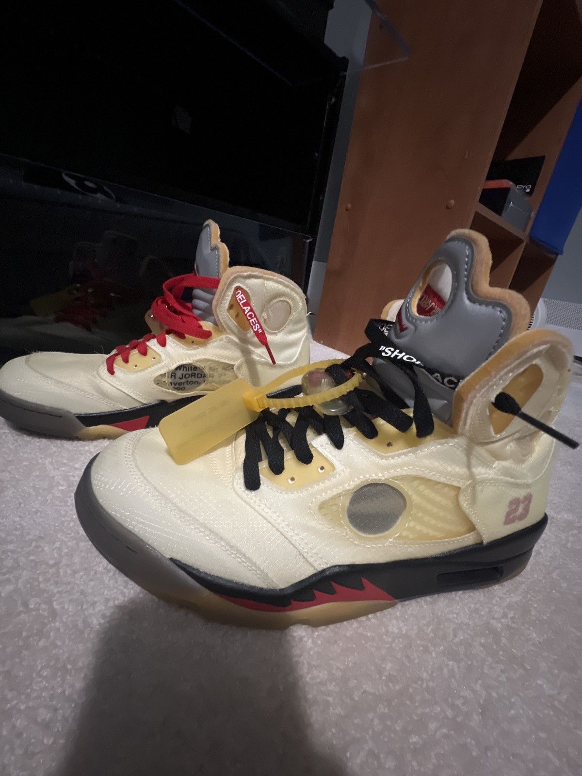 Jordan Brand × Off-White Off white Jordan 5 Size US 11 / EU 44 - 2 Thumbnail