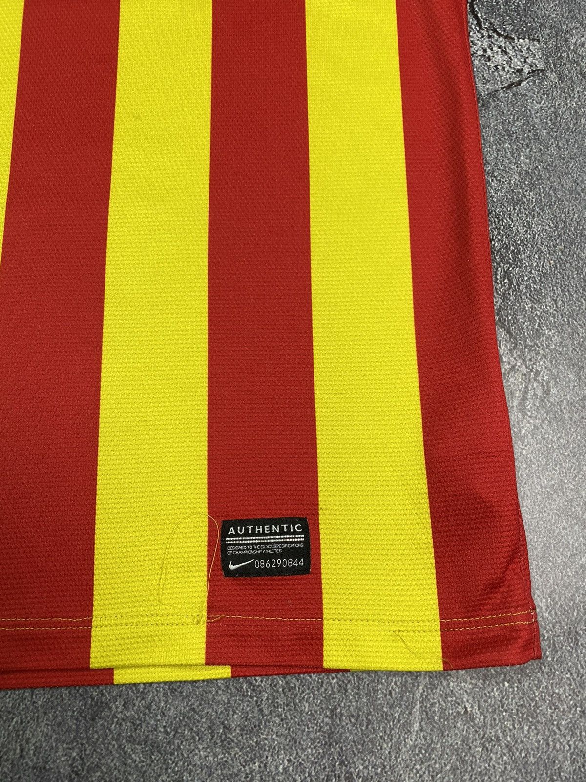 Nike FC Barcelona Nike 2013-2014 Away Jersey Football Kit Soccer Size US M / EU 48-50 / 2 - 4 Thumbnail